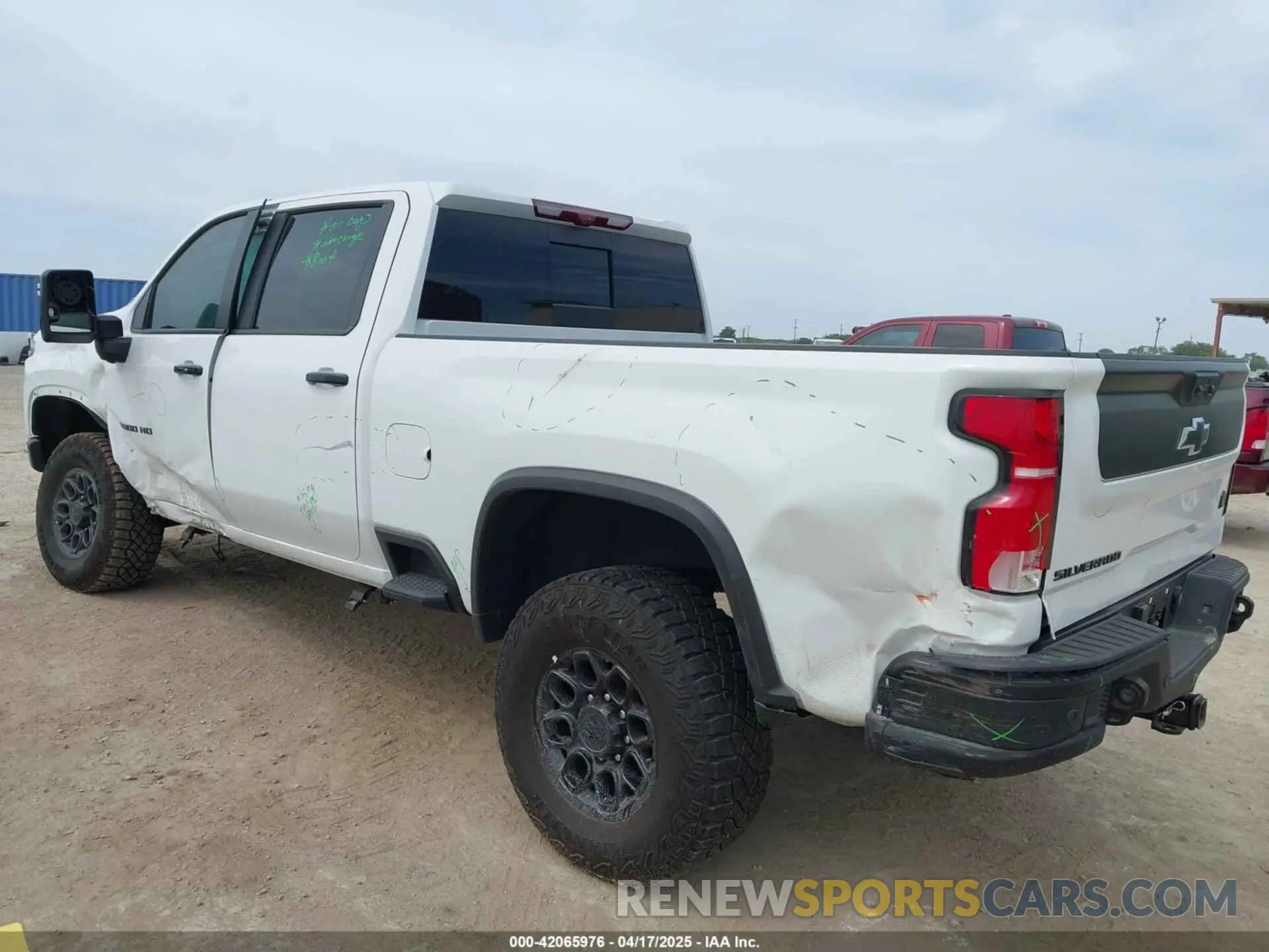 3 Photograph of a damaged car 1GC4YYEY9RF440980 CHEVROLET SILVERADO 2500HD 2024