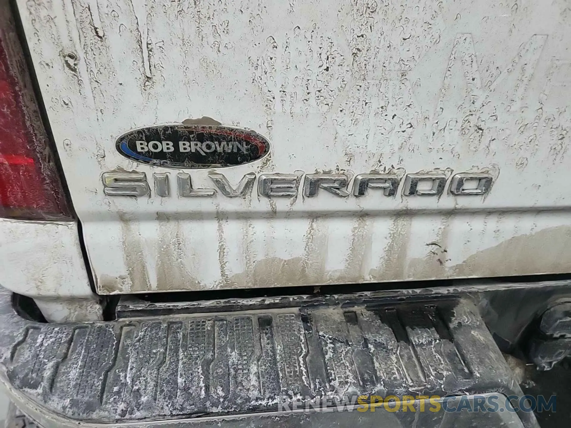 18 Photograph of a damaged car 2GC1YLE70R1152348 CHEVROLET SILVERADO 2500HD 2024
