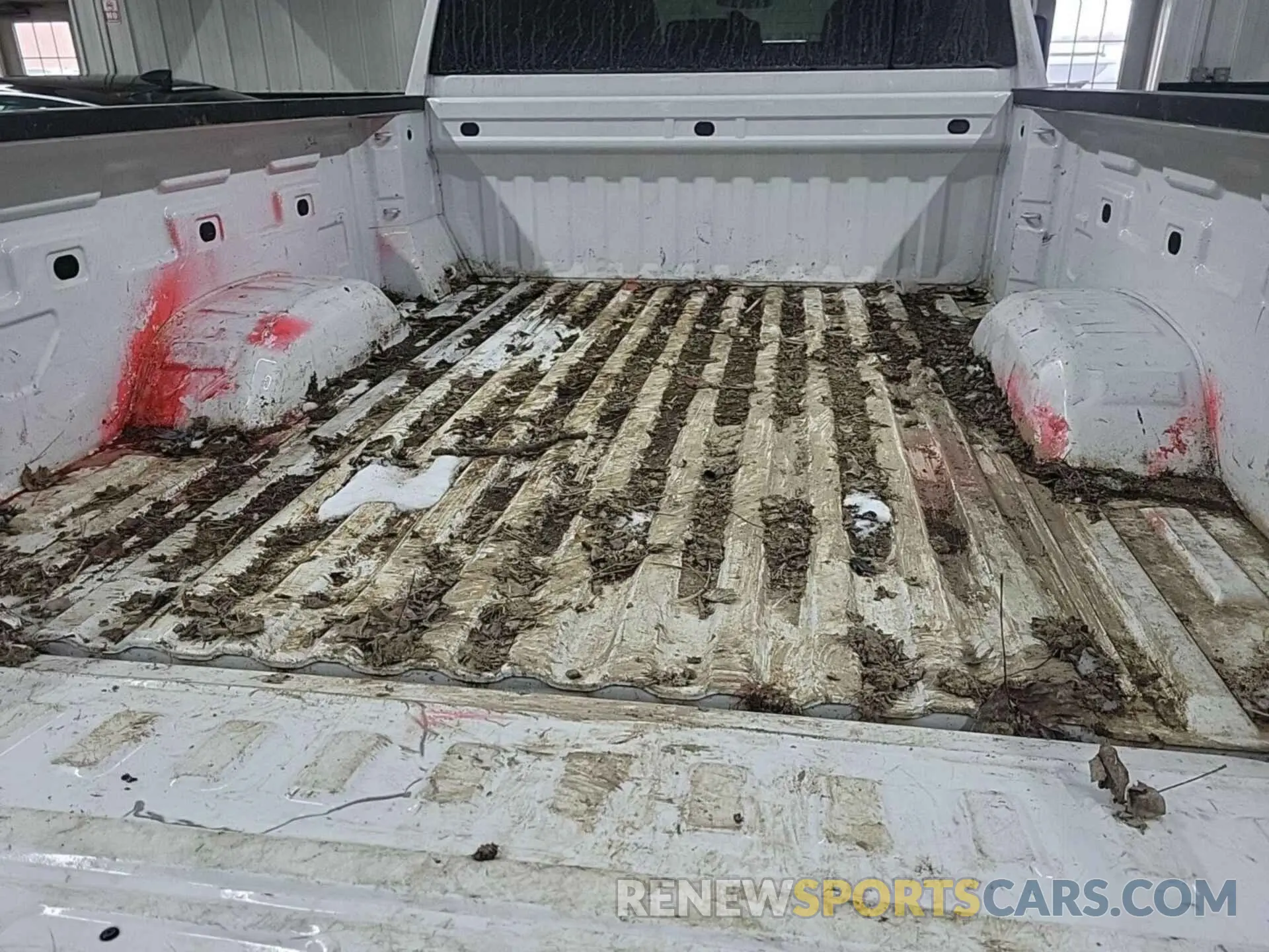 2 Photograph of a damaged car 2GC1YLE70R1152348 CHEVROLET SILVERADO 2500HD 2024