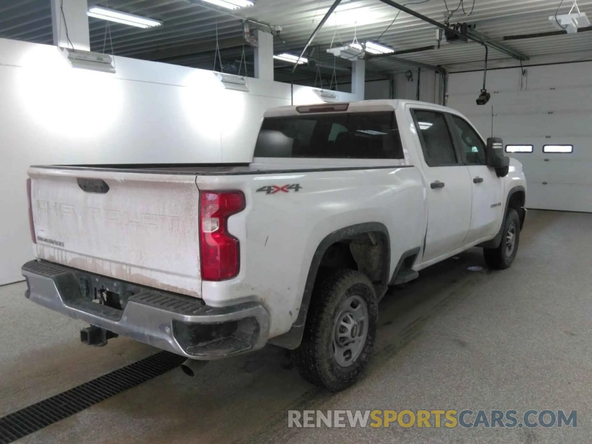 4 Photograph of a damaged car 2GC1YLE70R1152348 CHEVROLET SILVERADO 2500HD 2024