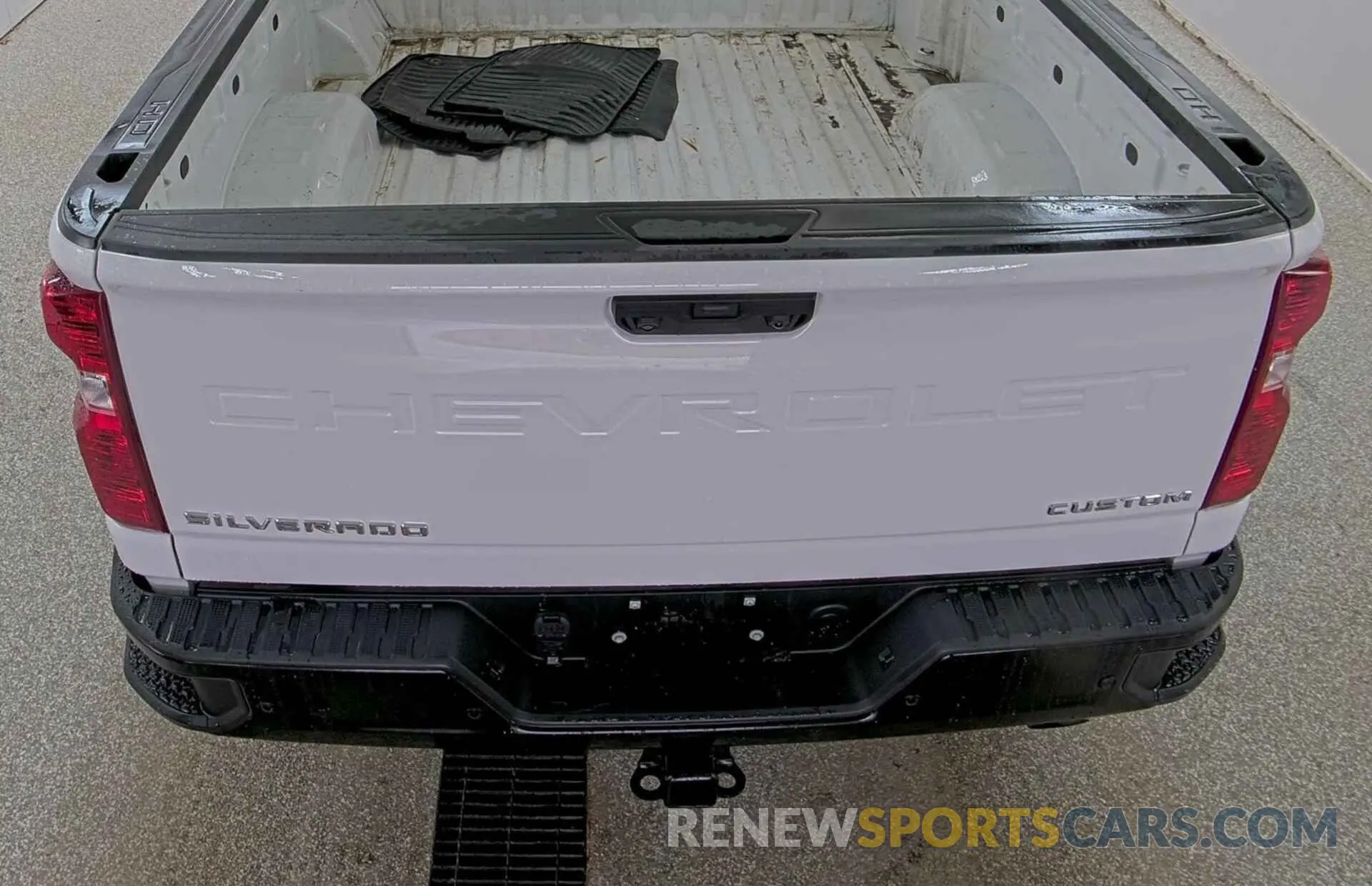 15 Photograph of a damaged car 2GC1YME74R1179283 CHEVROLET SILVERADO 2500HD 2024