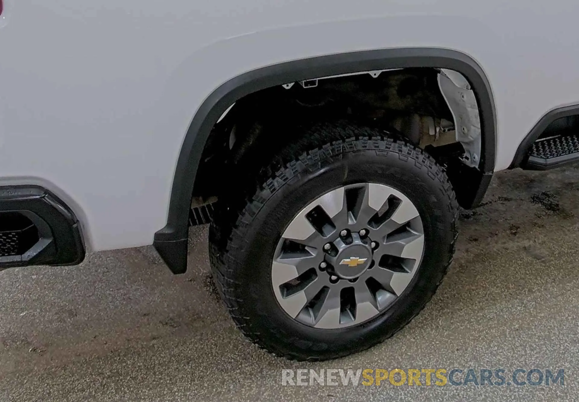 6 Photograph of a damaged car 2GC1YME74R1179283 CHEVROLET SILVERADO 2500HD 2024