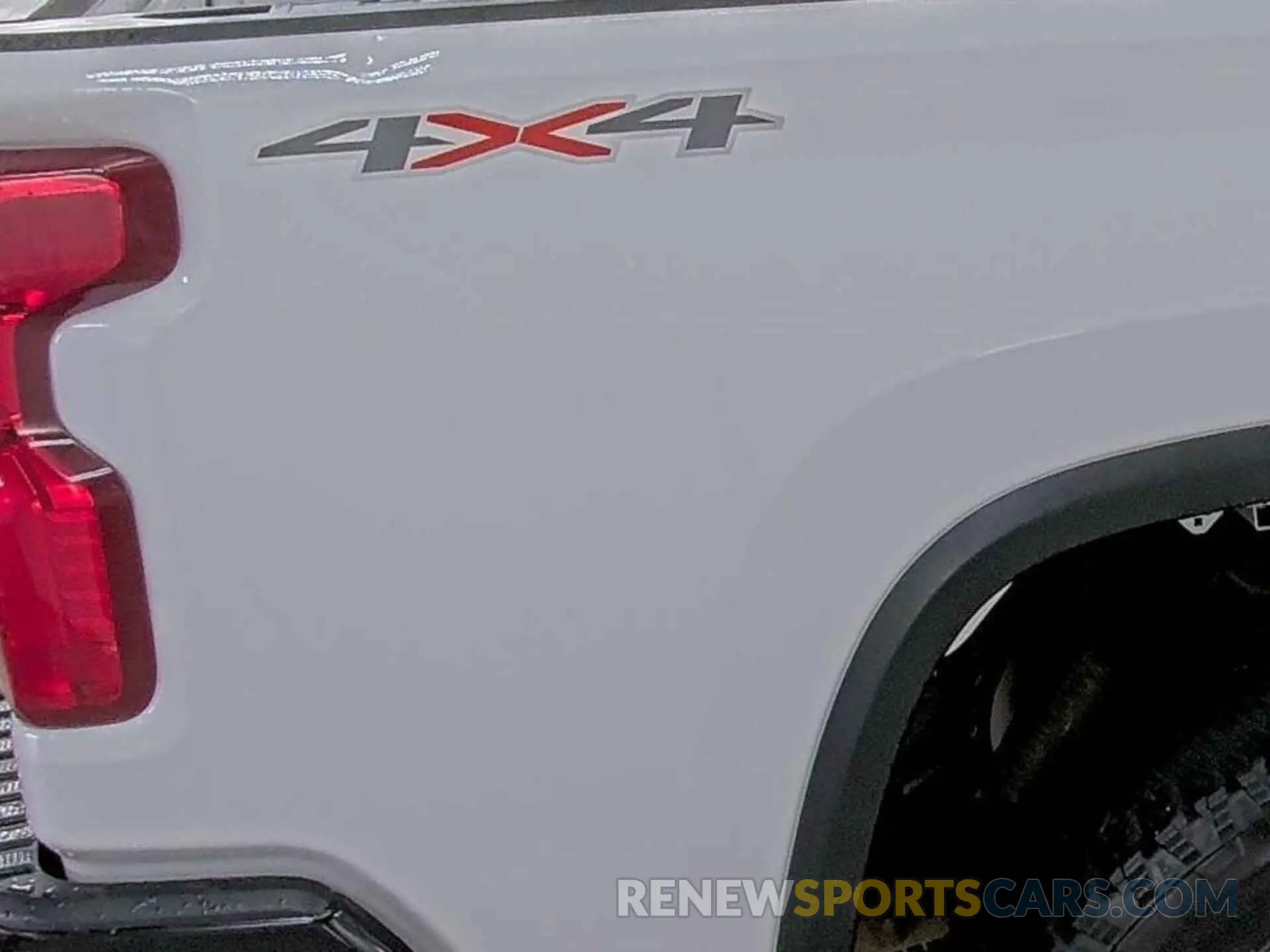 9 Photograph of a damaged car 2GC1YME74R1179283 CHEVROLET SILVERADO 2500HD 2024