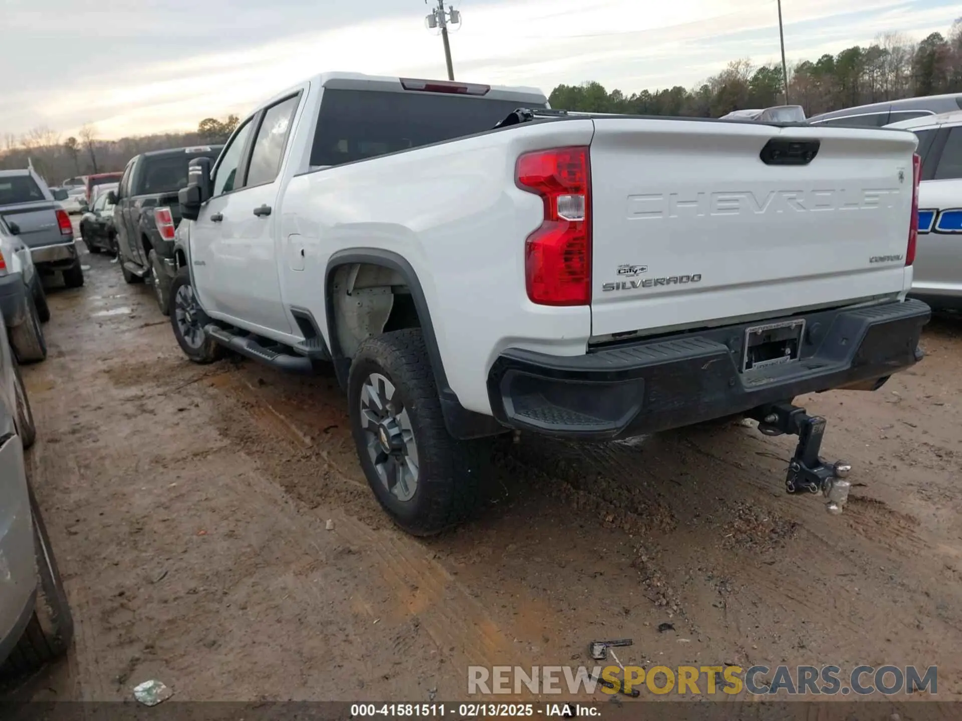 3 Photograph of a damaged car 2GC4YME70R1119546 CHEVROLET SILVERADO 2500HD 2024