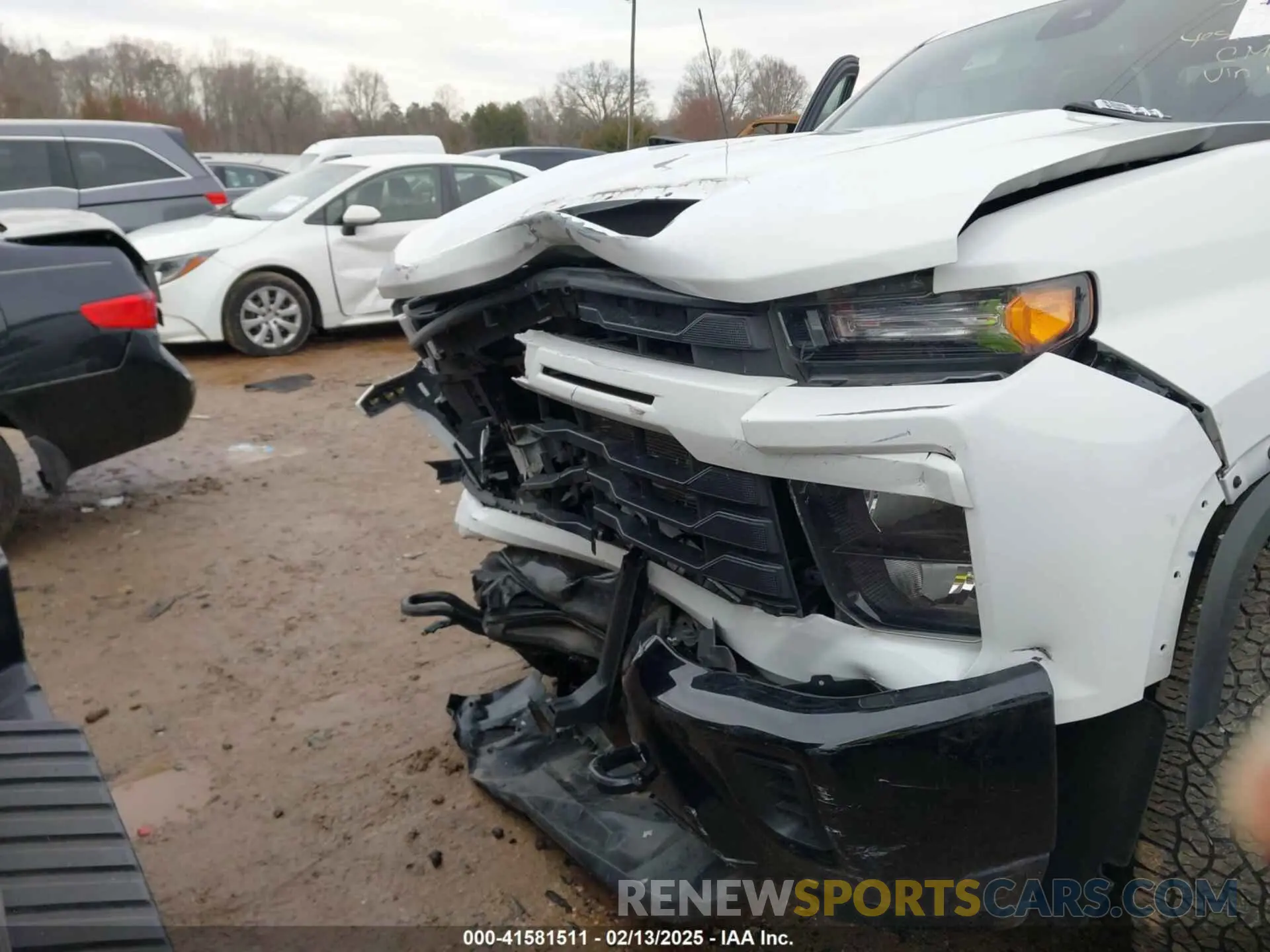6 Photograph of a damaged car 2GC4YME70R1119546 CHEVROLET SILVERADO 2500HD 2024
