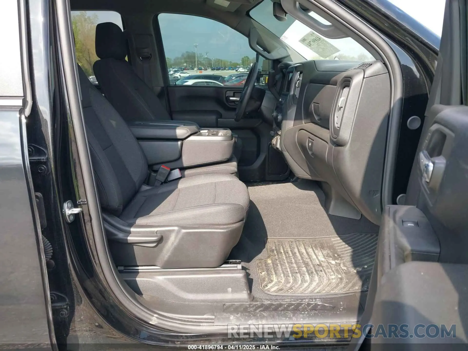 5 Photograph of a damaged car 2GC4YME70R1202801 CHEVROLET SILVERADO 2500HD 2024