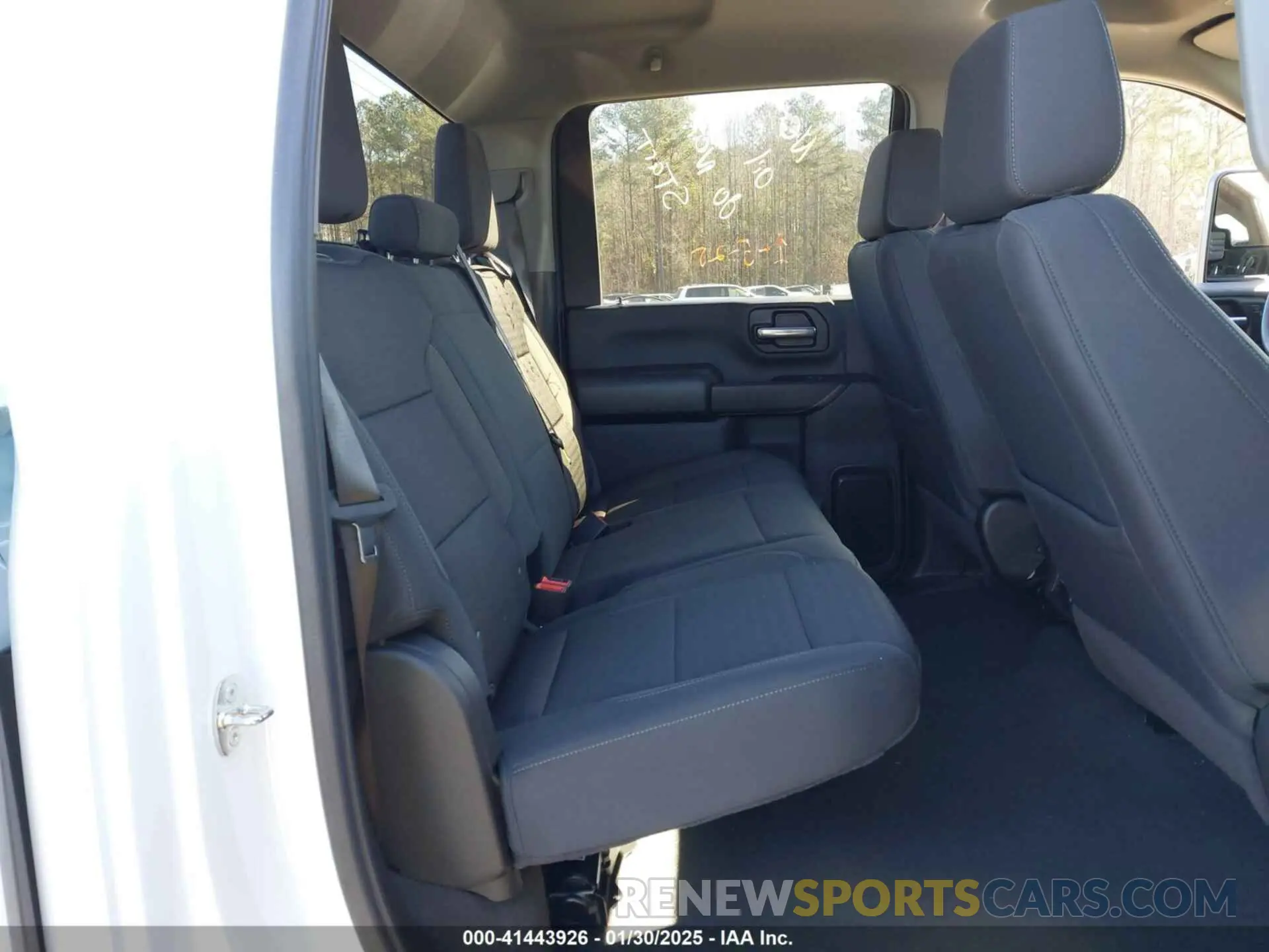 6 Photograph of a damaged car 2GC4YME72R1237002 CHEVROLET SILVERADO 2500HD 2024