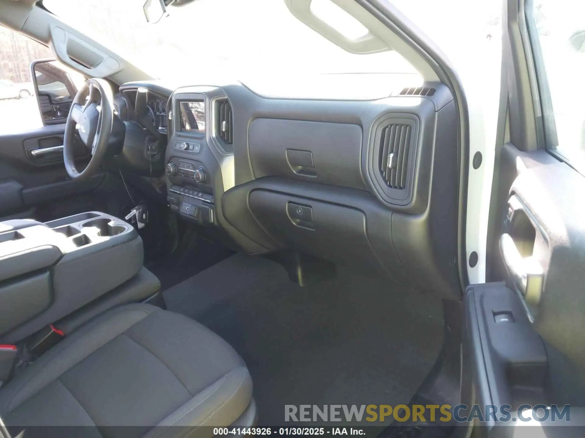 7 Photograph of a damaged car 2GC4YME72R1237002 CHEVROLET SILVERADO 2500HD 2024