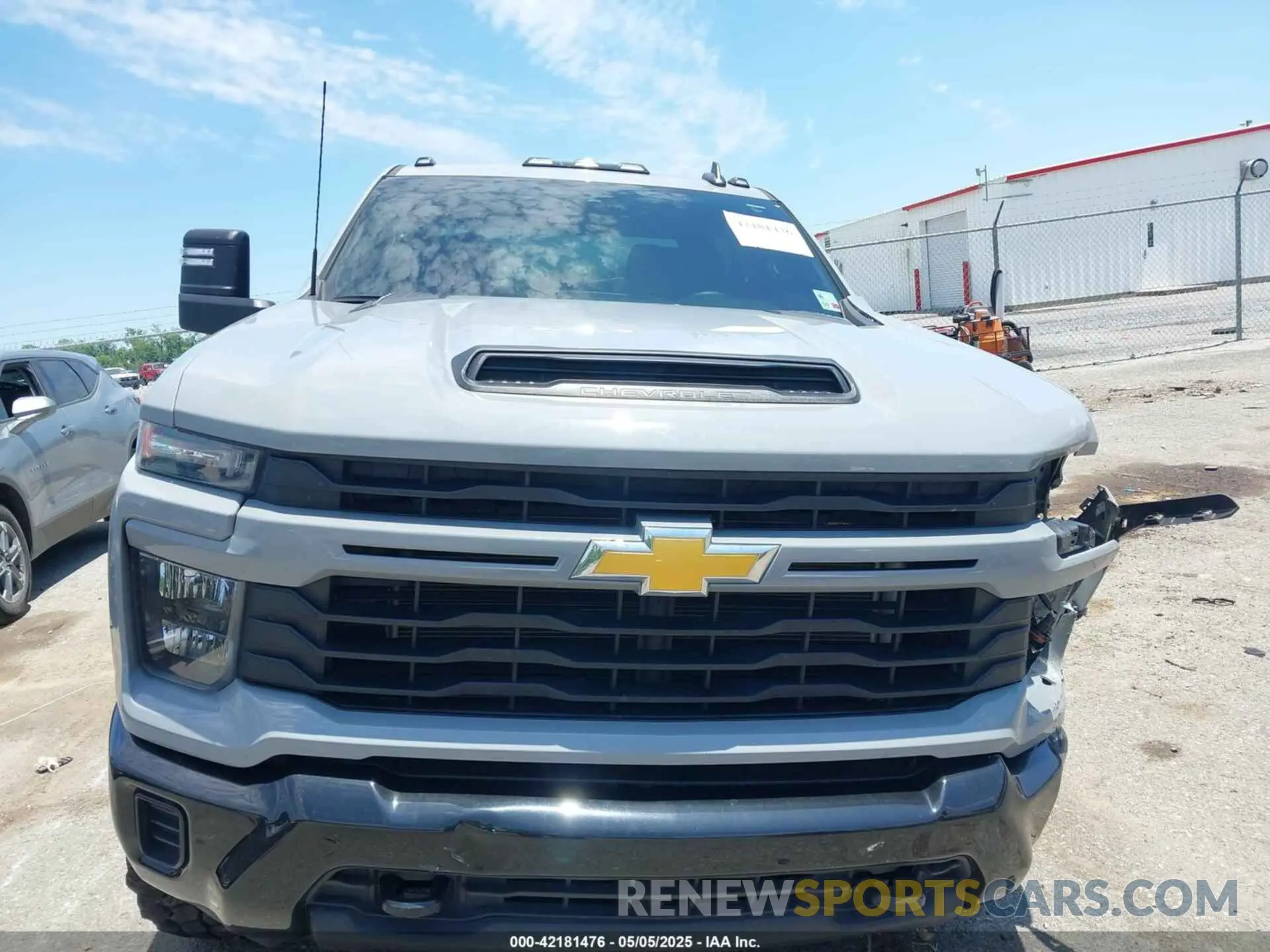 13 Photograph of a damaged car 2GC4YME73R1223318 CHEVROLET SILVERADO 2500HD 2024