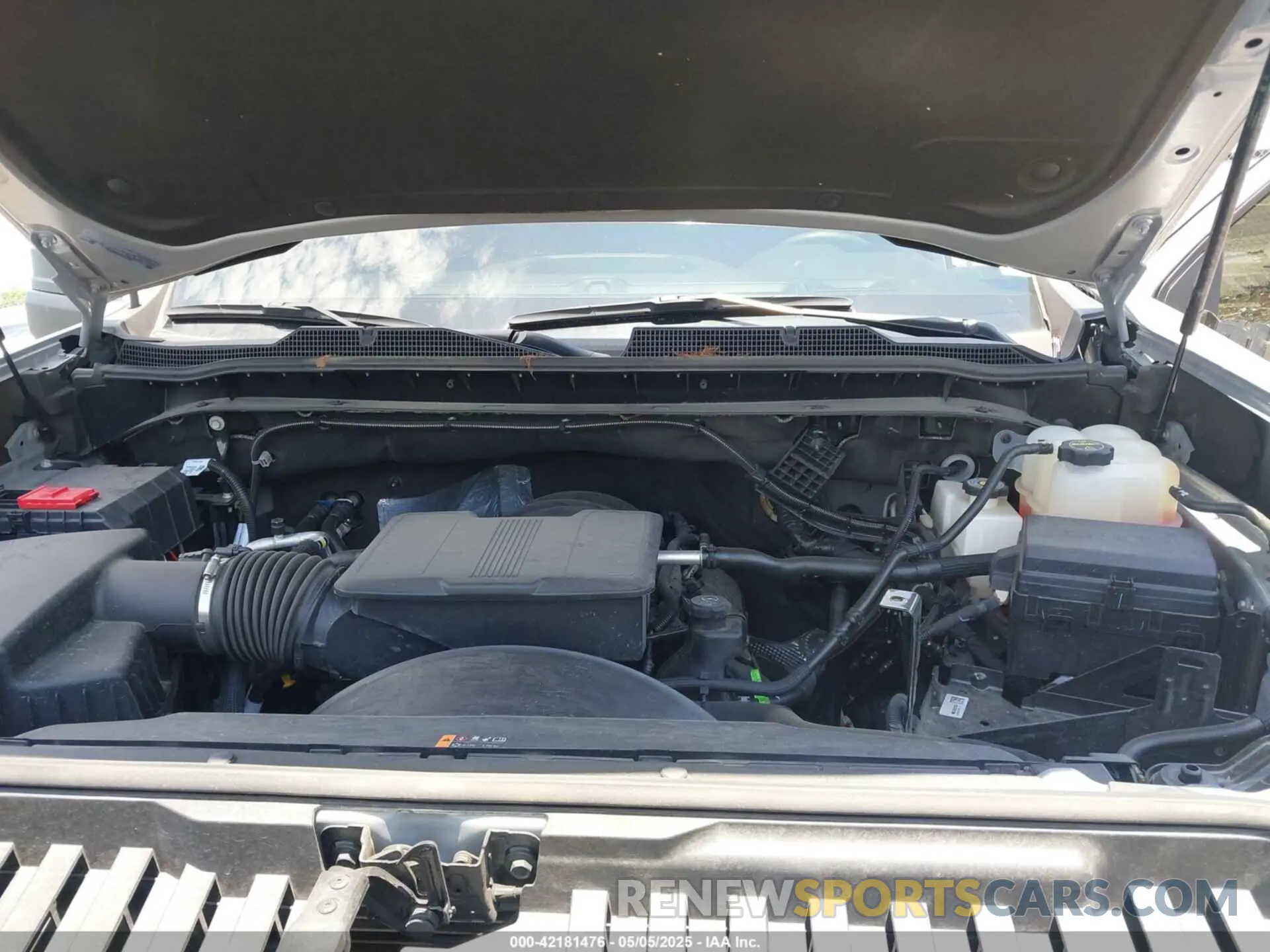 9 Photograph of a damaged car 2GC4YME73R1223318 CHEVROLET SILVERADO 2500HD 2024