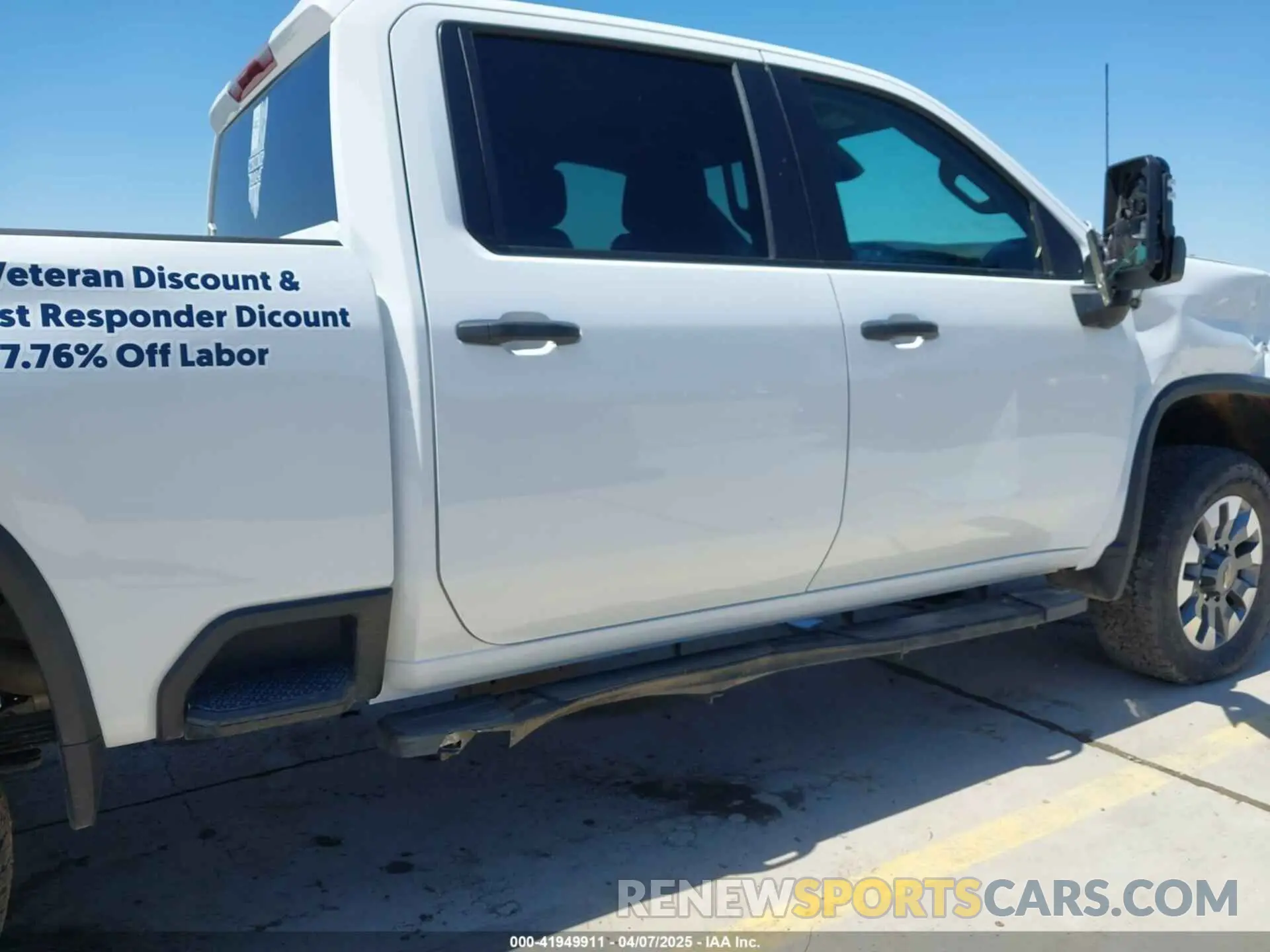 13 Photograph of a damaged car 2GC4YMEY2R1108296 CHEVROLET SILVERADO 2500HD 2024