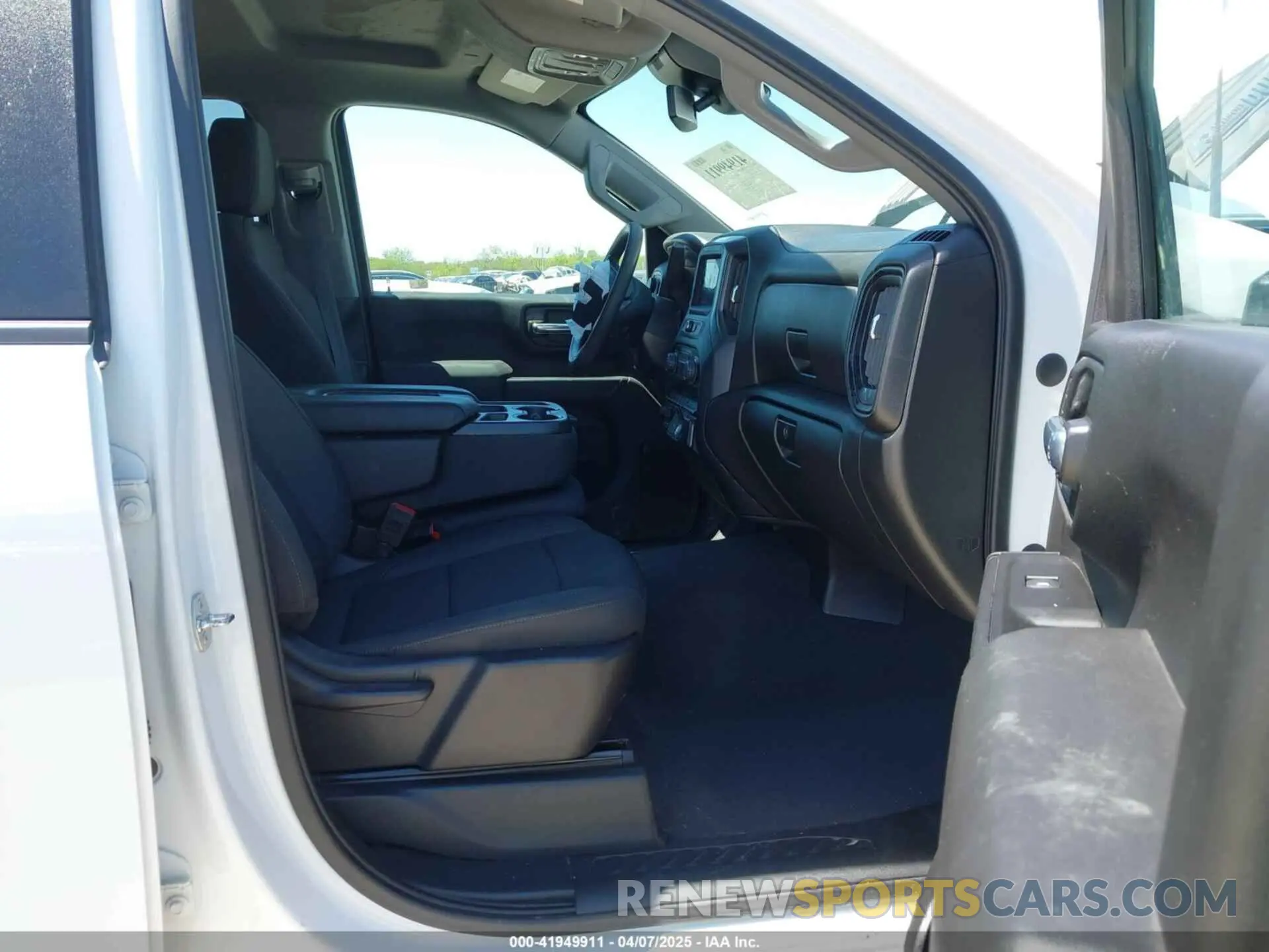 14 Photograph of a damaged car 2GC4YMEY2R1108296 CHEVROLET SILVERADO 2500HD 2024