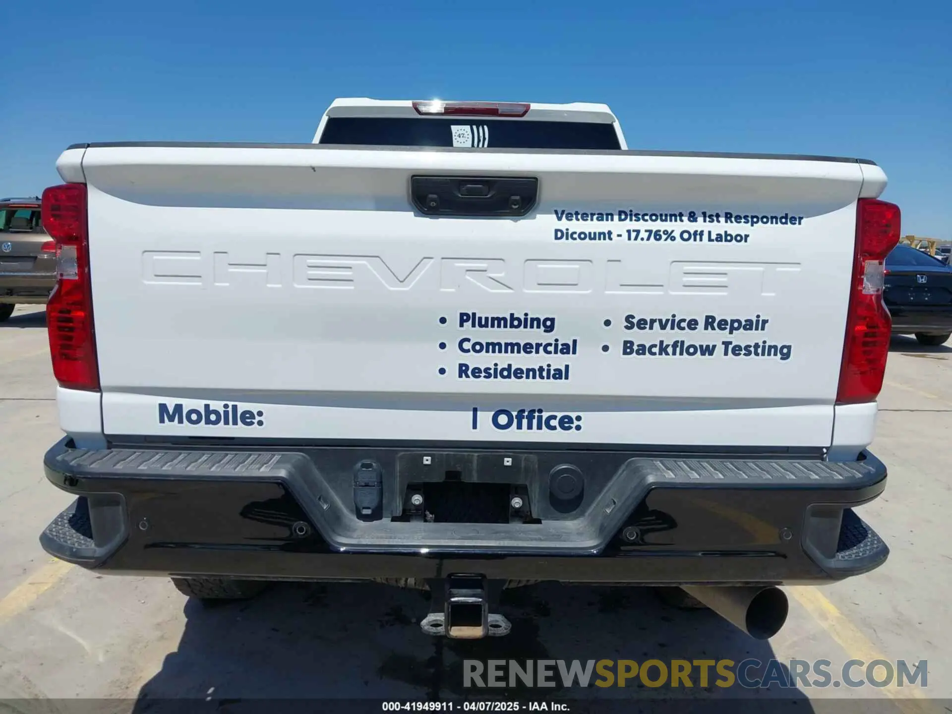 18 Photograph of a damaged car 2GC4YMEY2R1108296 CHEVROLET SILVERADO 2500HD 2024
