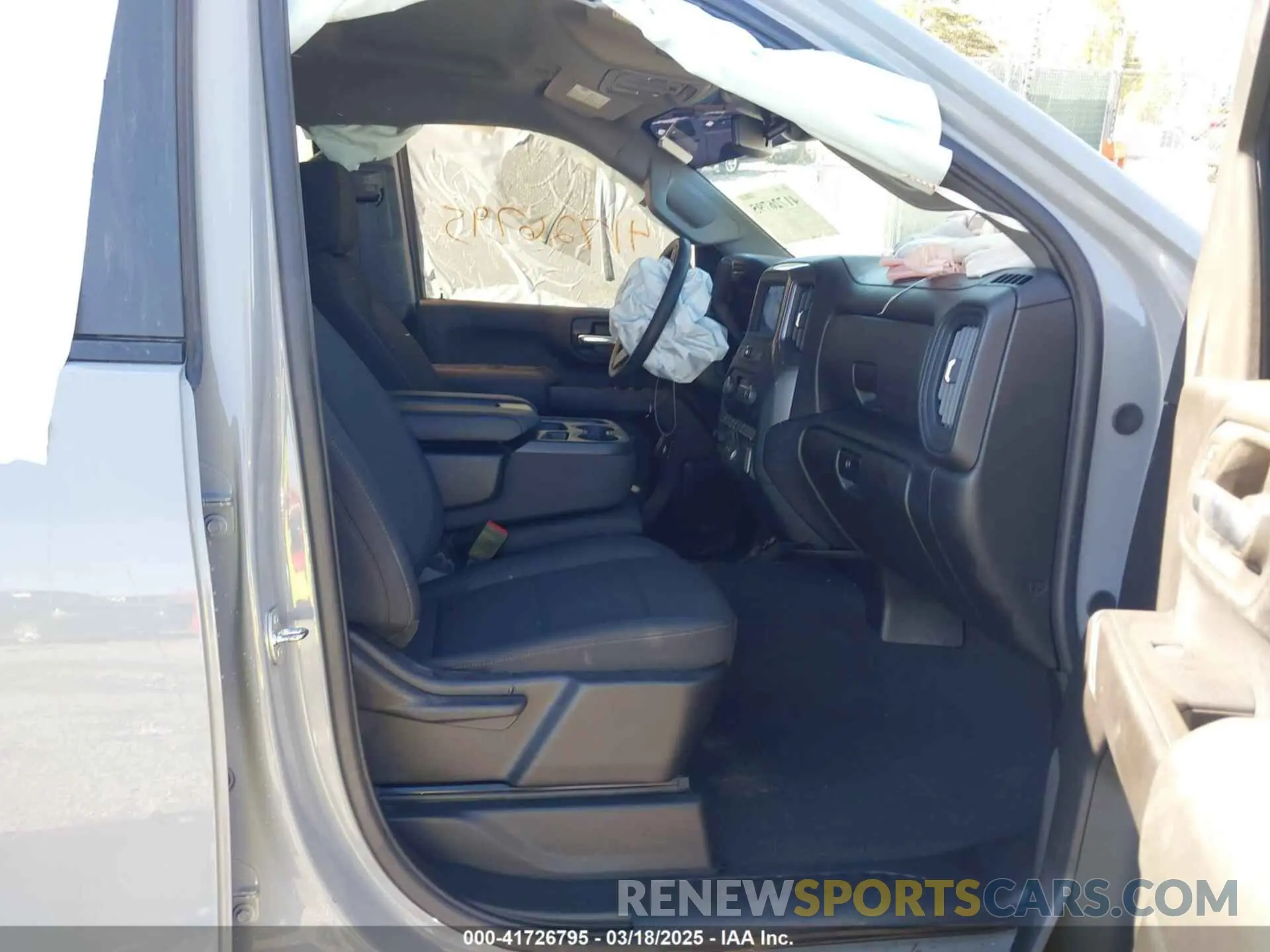 6 Photograph of a damaged car 2GC4YMEY6R1261280 CHEVROLET SILVERADO 2500HD 2024