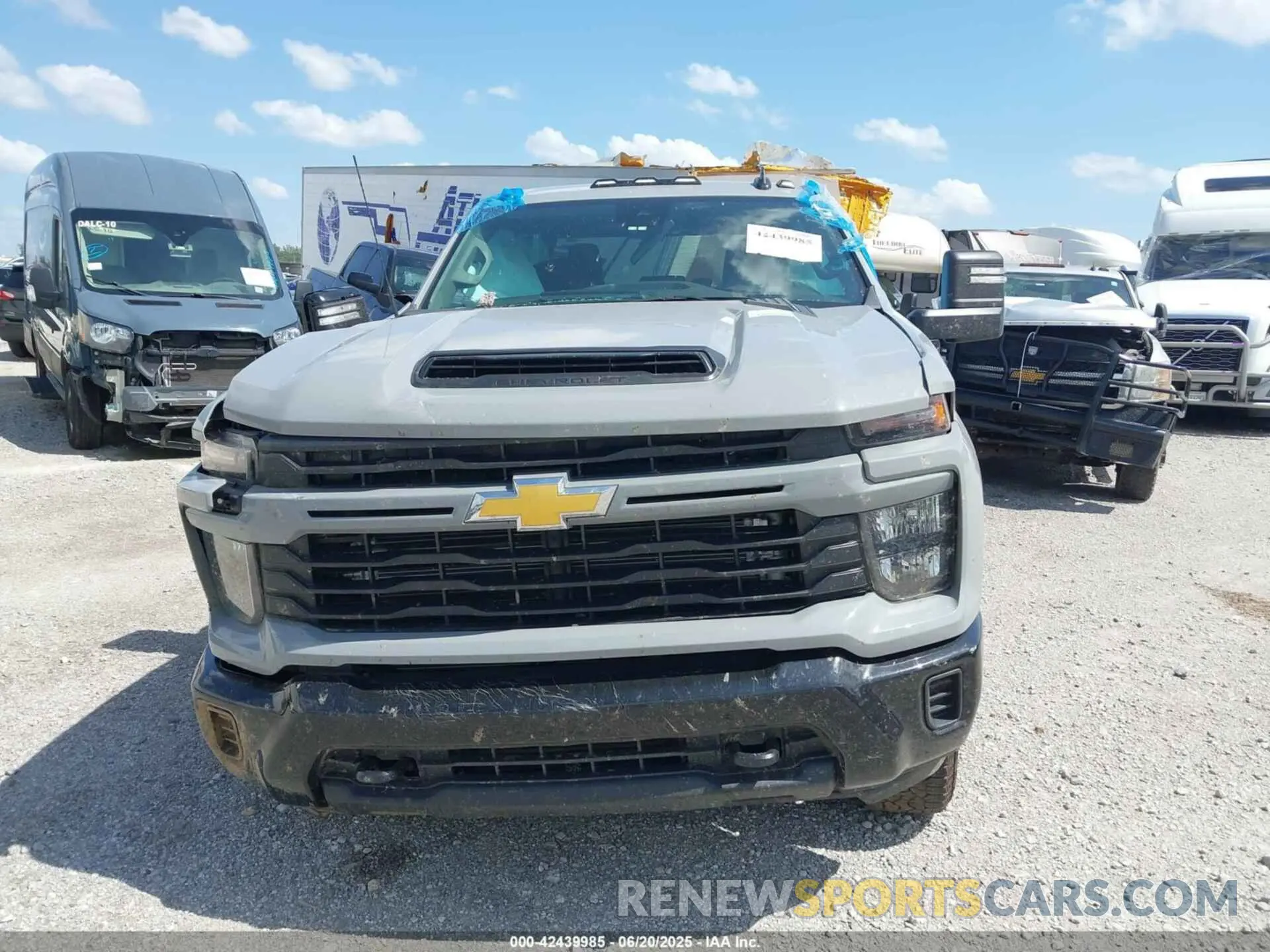 12 Photograph of a damaged car 2GC4YMEYXR1251657 CHEVROLET SILVERADO 2500HD 2024