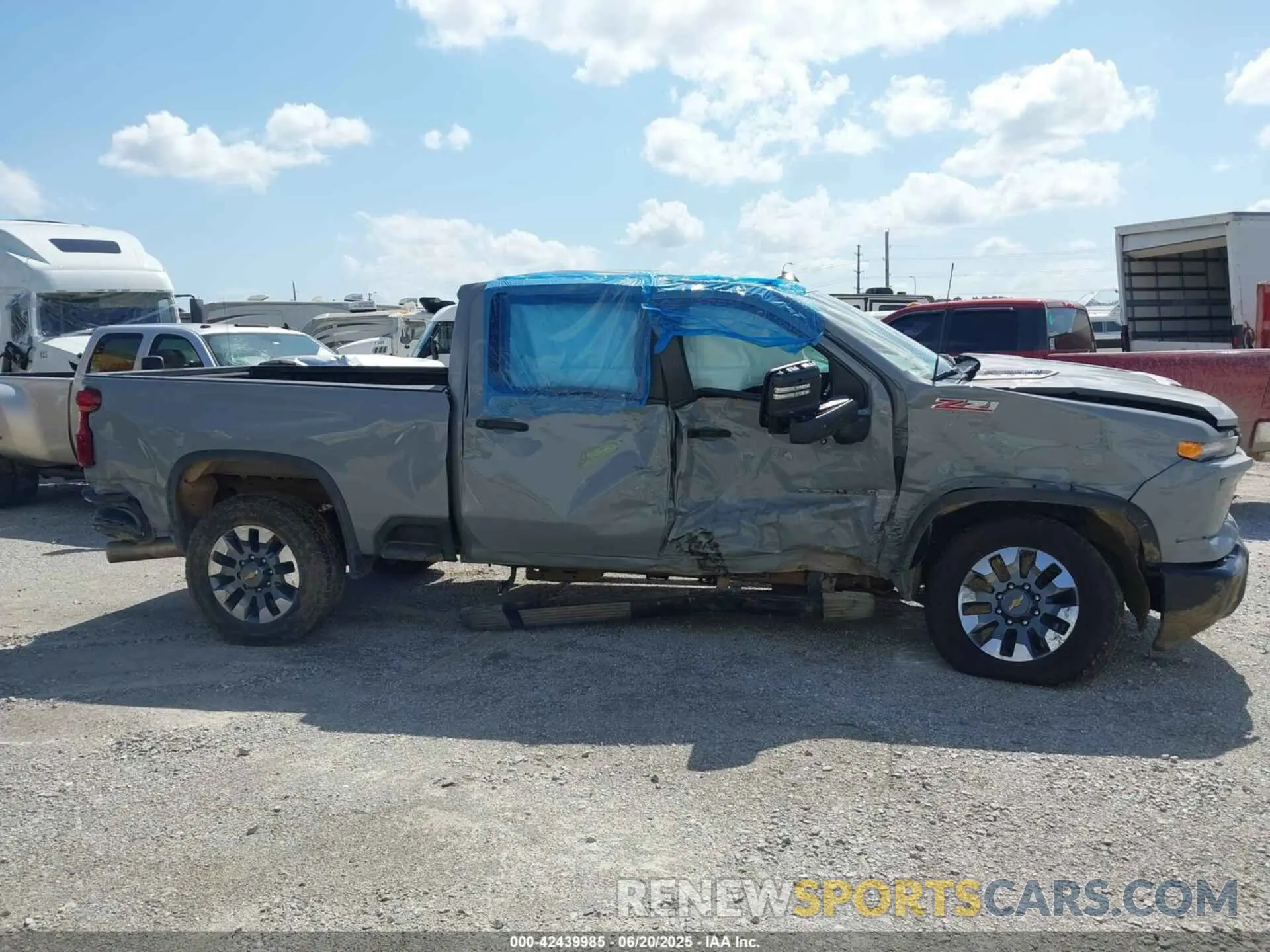 13 Photograph of a damaged car 2GC4YMEYXR1251657 CHEVROLET SILVERADO 2500HD 2024