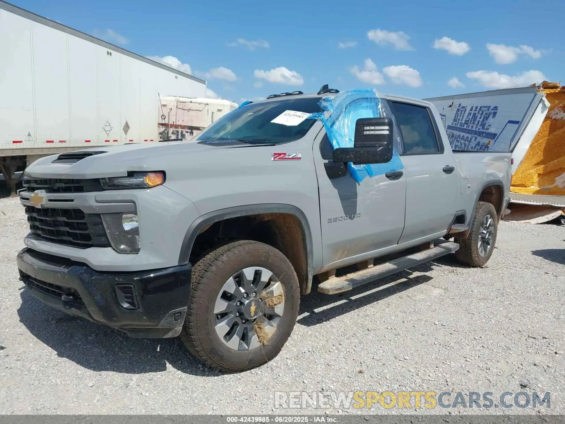 2 Photograph of a damaged car 2GC4YMEYXR1251657 CHEVROLET SILVERADO 2500HD 2024