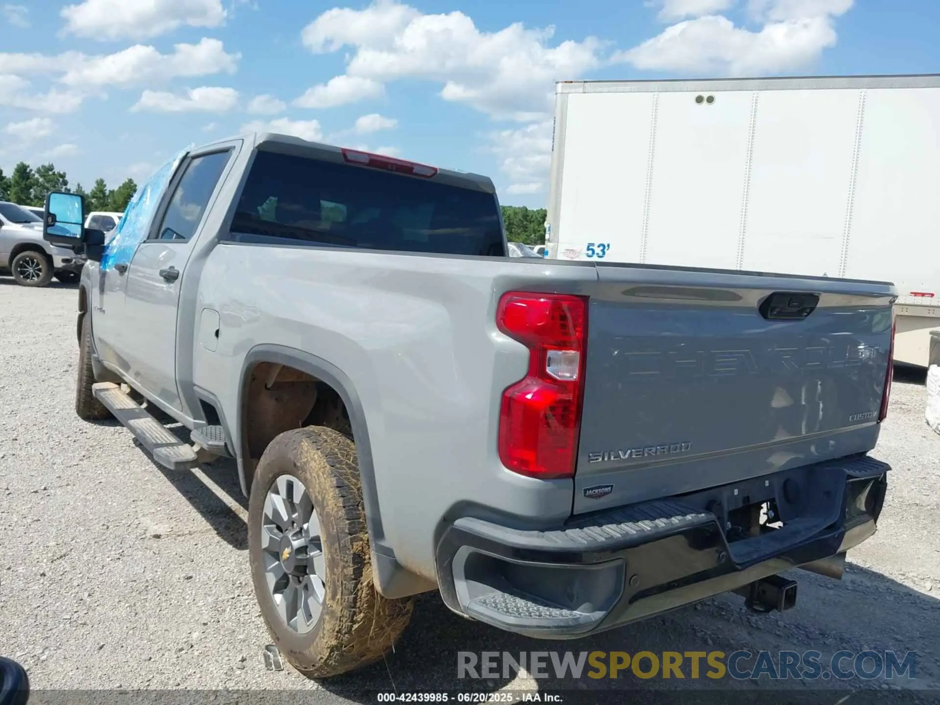 3 Photograph of a damaged car 2GC4YMEYXR1251657 CHEVROLET SILVERADO 2500HD 2024