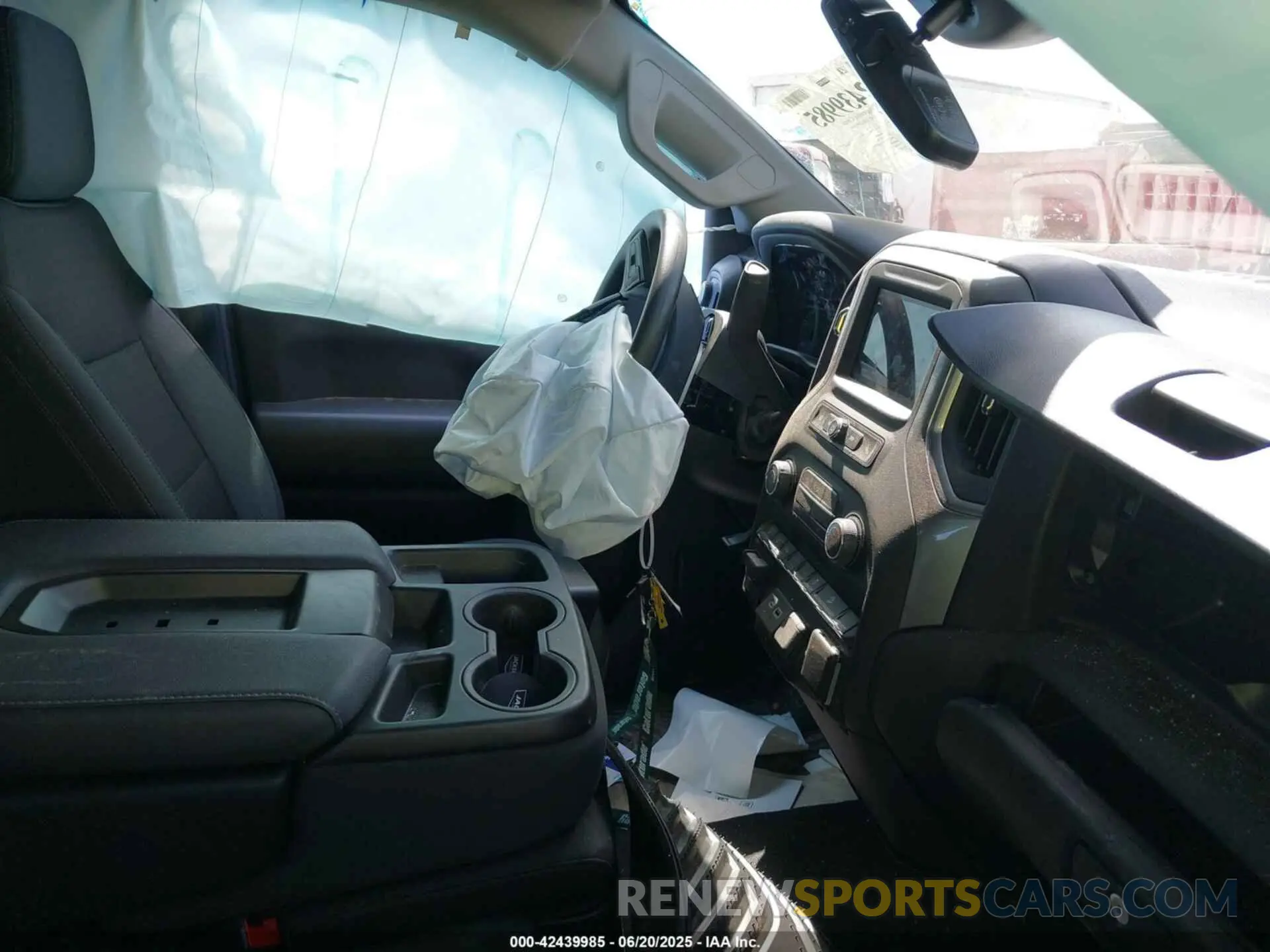 5 Photograph of a damaged car 2GC4YMEYXR1251657 CHEVROLET SILVERADO 2500HD 2024