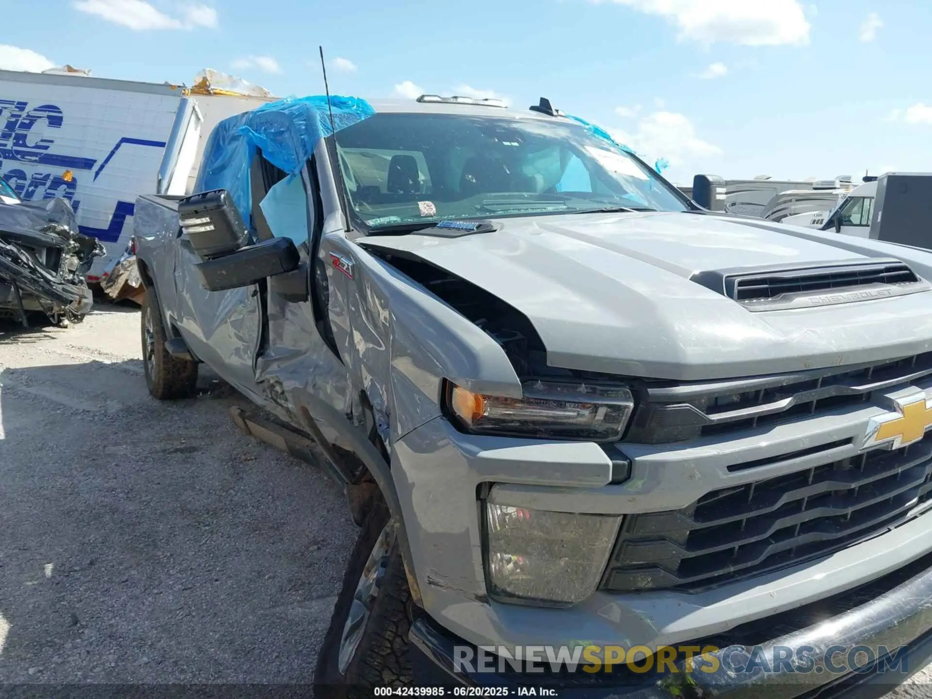 6 Photograph of a damaged car 2GC4YMEYXR1251657 CHEVROLET SILVERADO 2500HD 2024