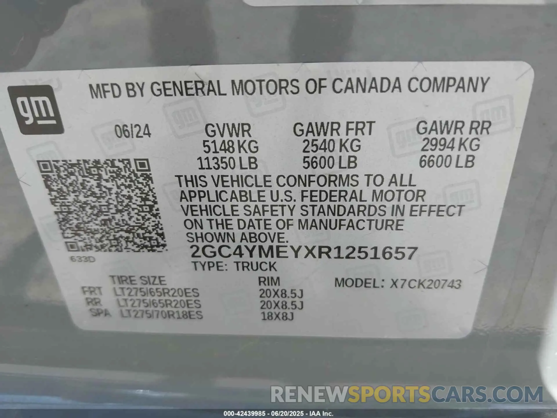 9 Photograph of a damaged car 2GC4YMEYXR1251657 CHEVROLET SILVERADO 2500HD 2024