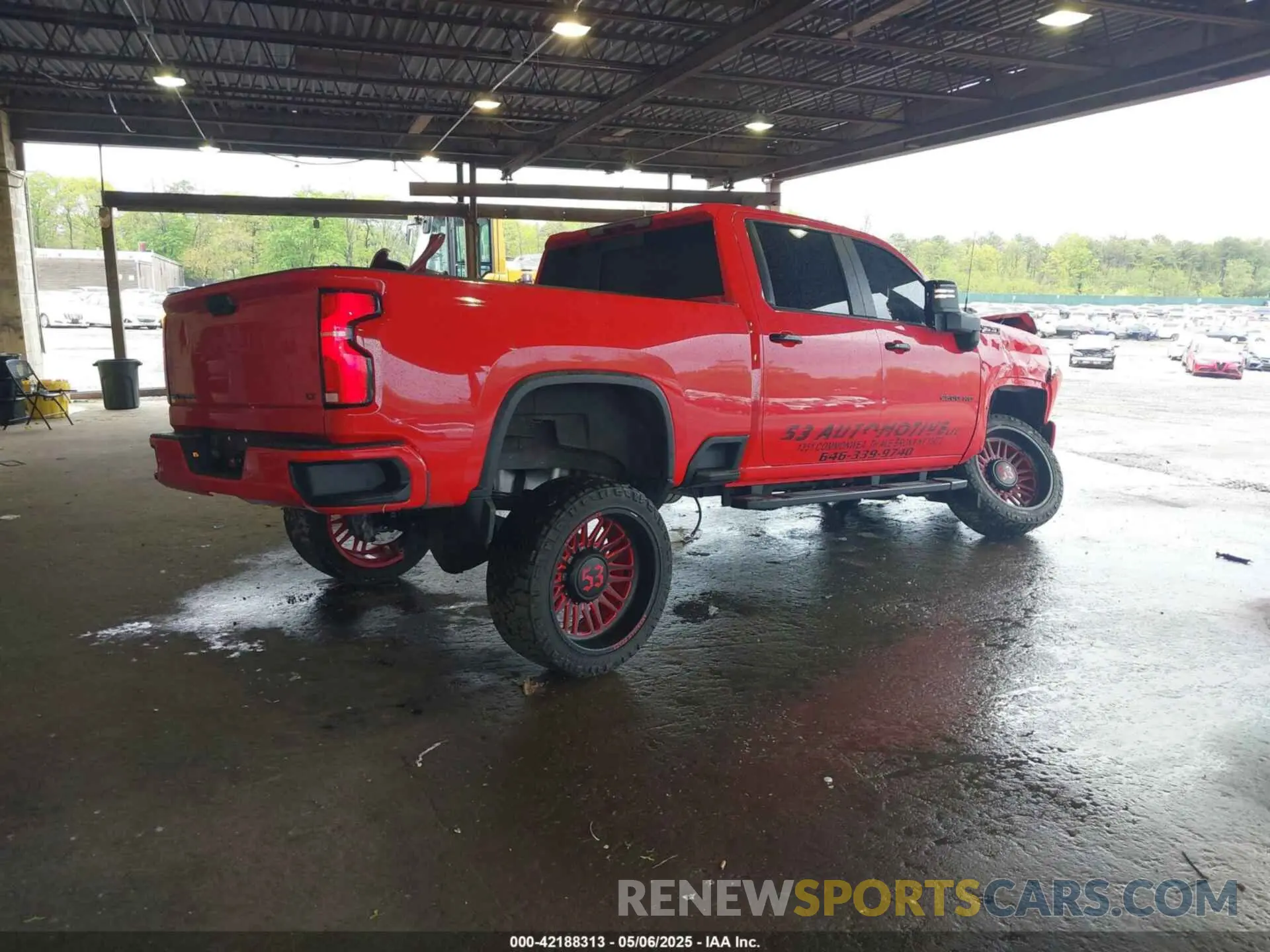 4 Photograph of a damaged car 2GC4YNE75R1237713 CHEVROLET SILVERADO 2500HD 2024