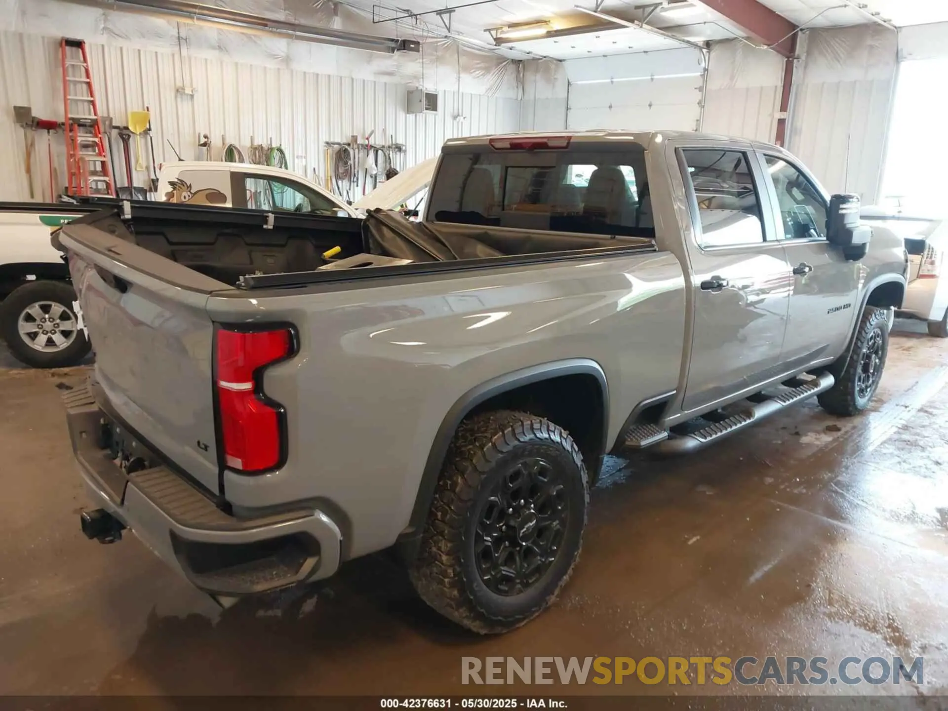 4 Photograph of a damaged car 2GC4YNE76R1221794 CHEVROLET SILVERADO 2500HD 2024