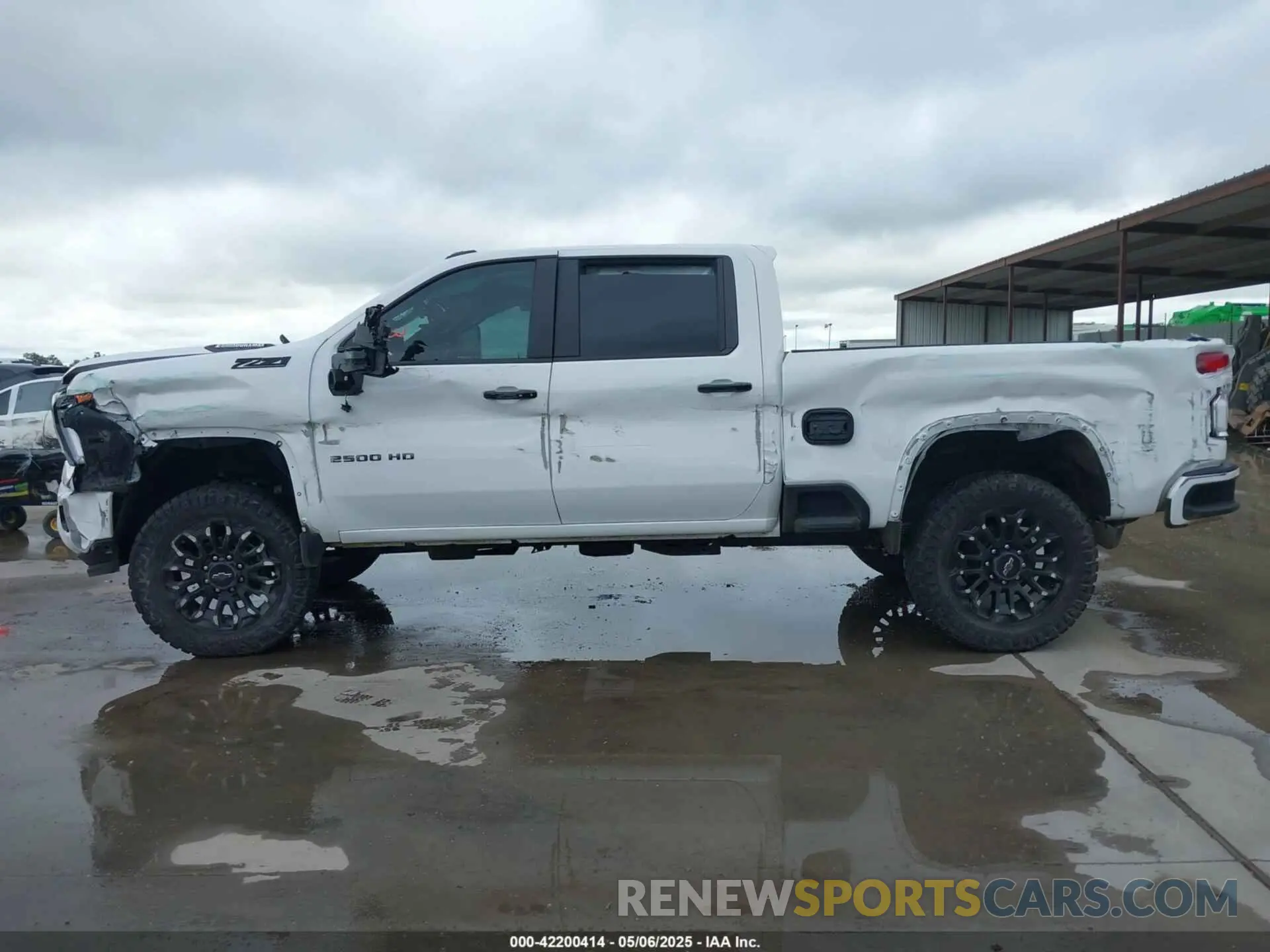 14 Photograph of a damaged car 2GC4YNEY1R1181424 CHEVROLET SILVERADO 2500HD 2024