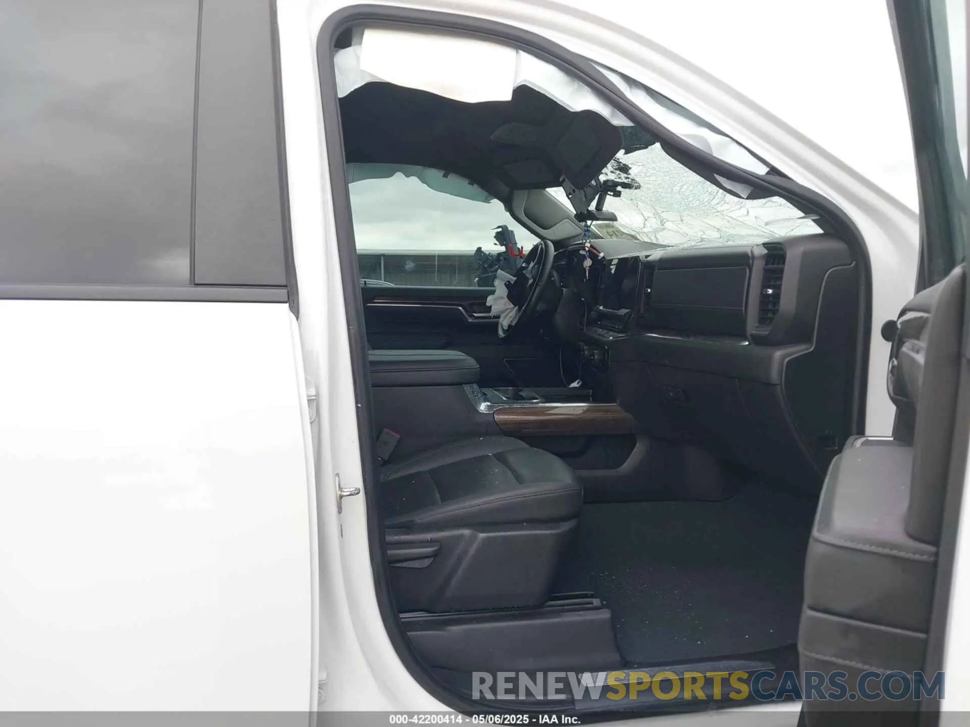 6 Photograph of a damaged car 2GC4YNEY1R1181424 CHEVROLET SILVERADO 2500HD 2024
