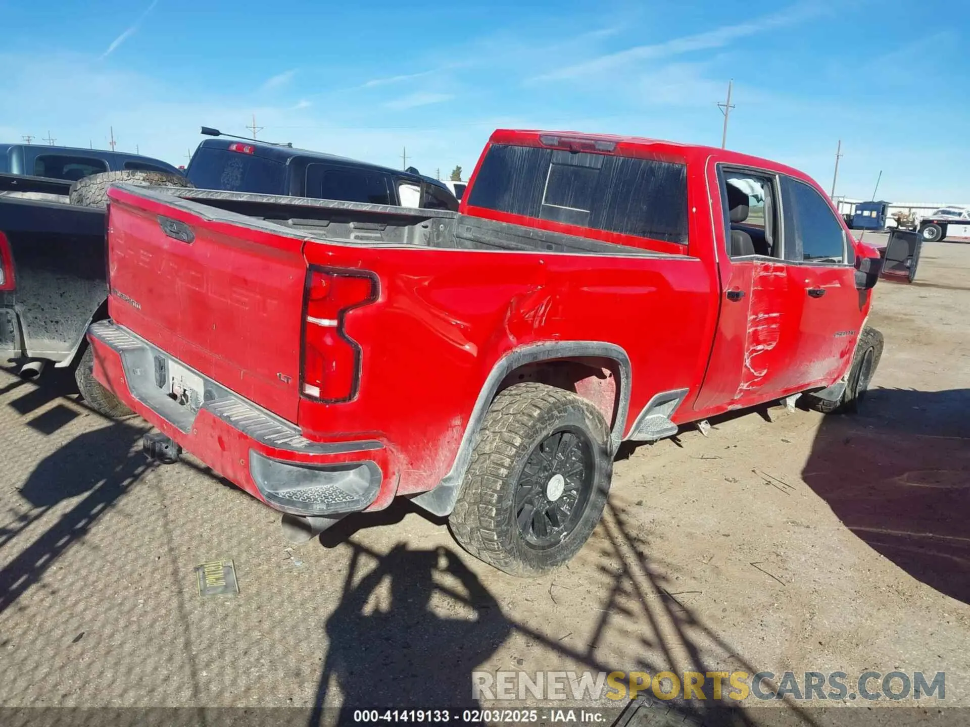 4 Photograph of a damaged car 2GC4YNEY2R1236740 CHEVROLET SILVERADO 2500HD 2024