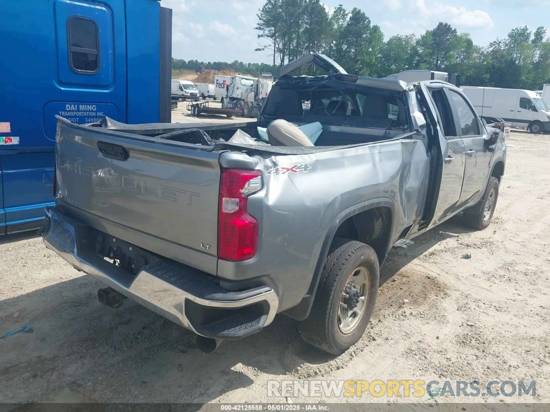 4 Photograph of a damaged car 2GC4YNEY3R1116767 CHEVROLET SILVERADO 2500HD 2024
