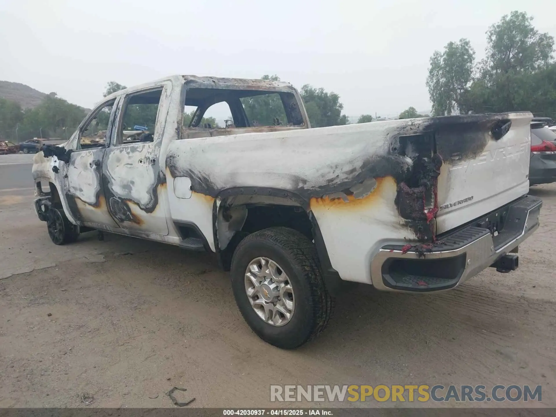 3 Photograph of a damaged car 2GC4YNEY8R1122614 CHEVROLET SILVERADO 2500HD 2024