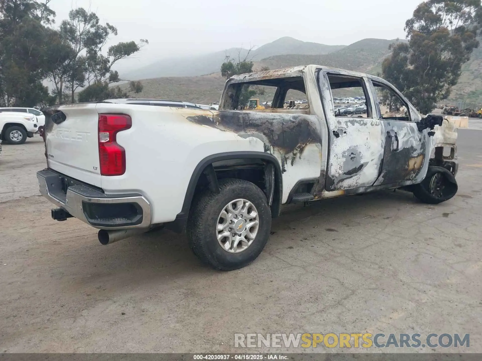 4 Photograph of a damaged car 2GC4YNEY8R1122614 CHEVROLET SILVERADO 2500HD 2024