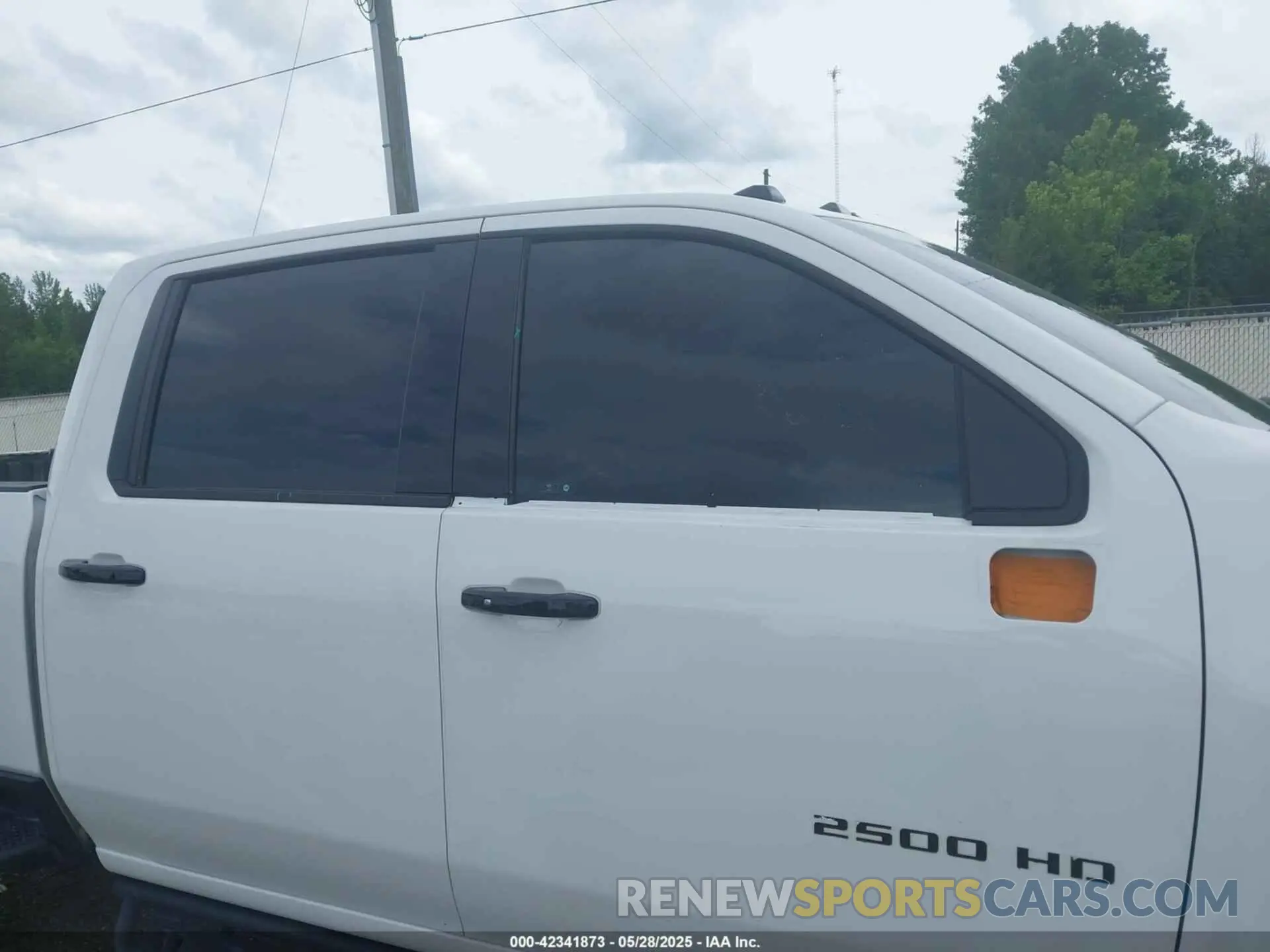 15 Photograph of a damaged car 2GC4YPEY2R1202096 CHEVROLET SILVERADO 2500HD 2024