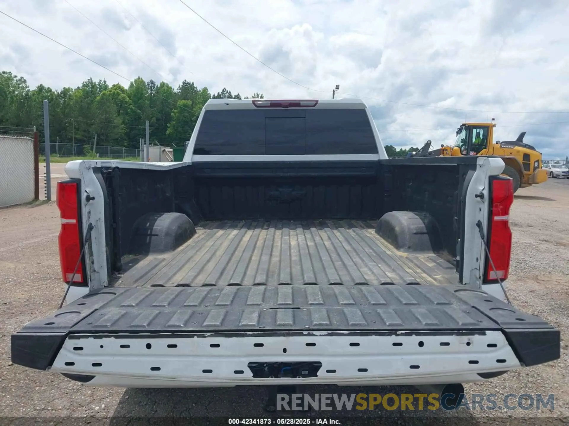 19 Photograph of a damaged car 2GC4YPEY2R1202096 CHEVROLET SILVERADO 2500HD 2024