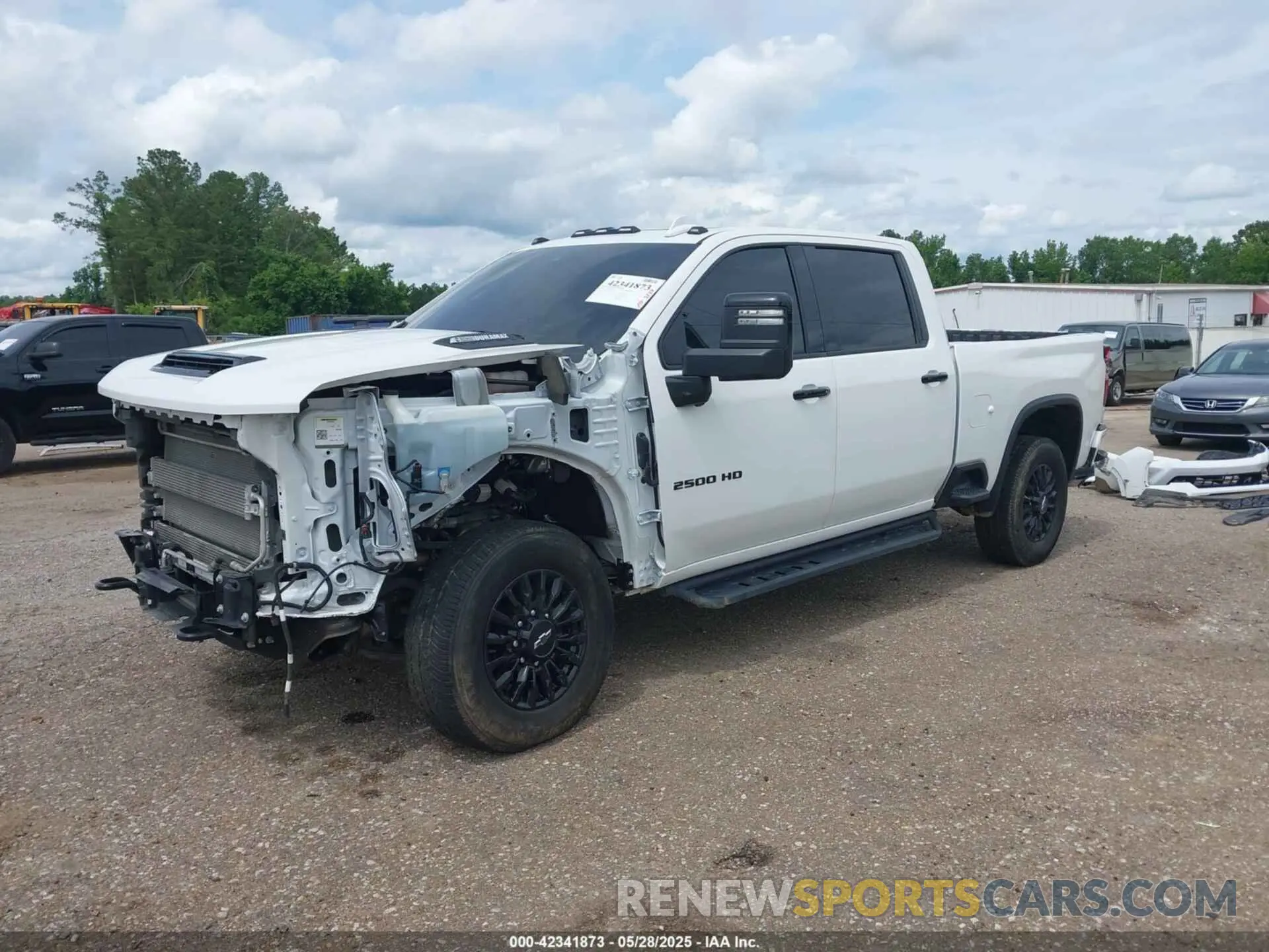 2 Photograph of a damaged car 2GC4YPEY2R1202096 CHEVROLET SILVERADO 2500HD 2024