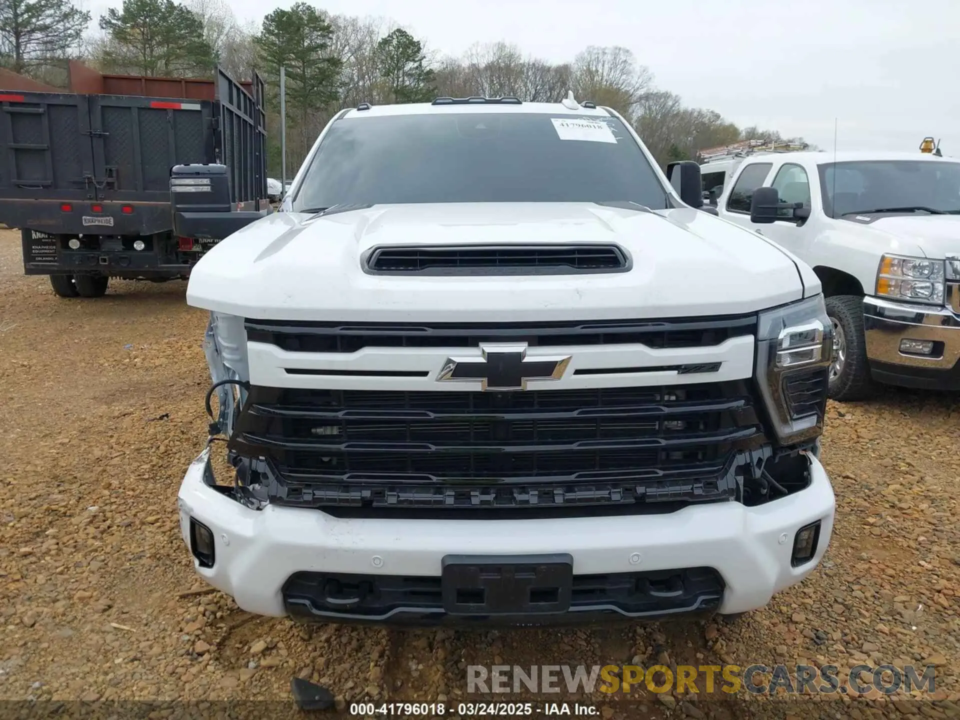 13 Photograph of a damaged car 2GC4YPEY3R1256264 CHEVROLET SILVERADO 2500HD 2024