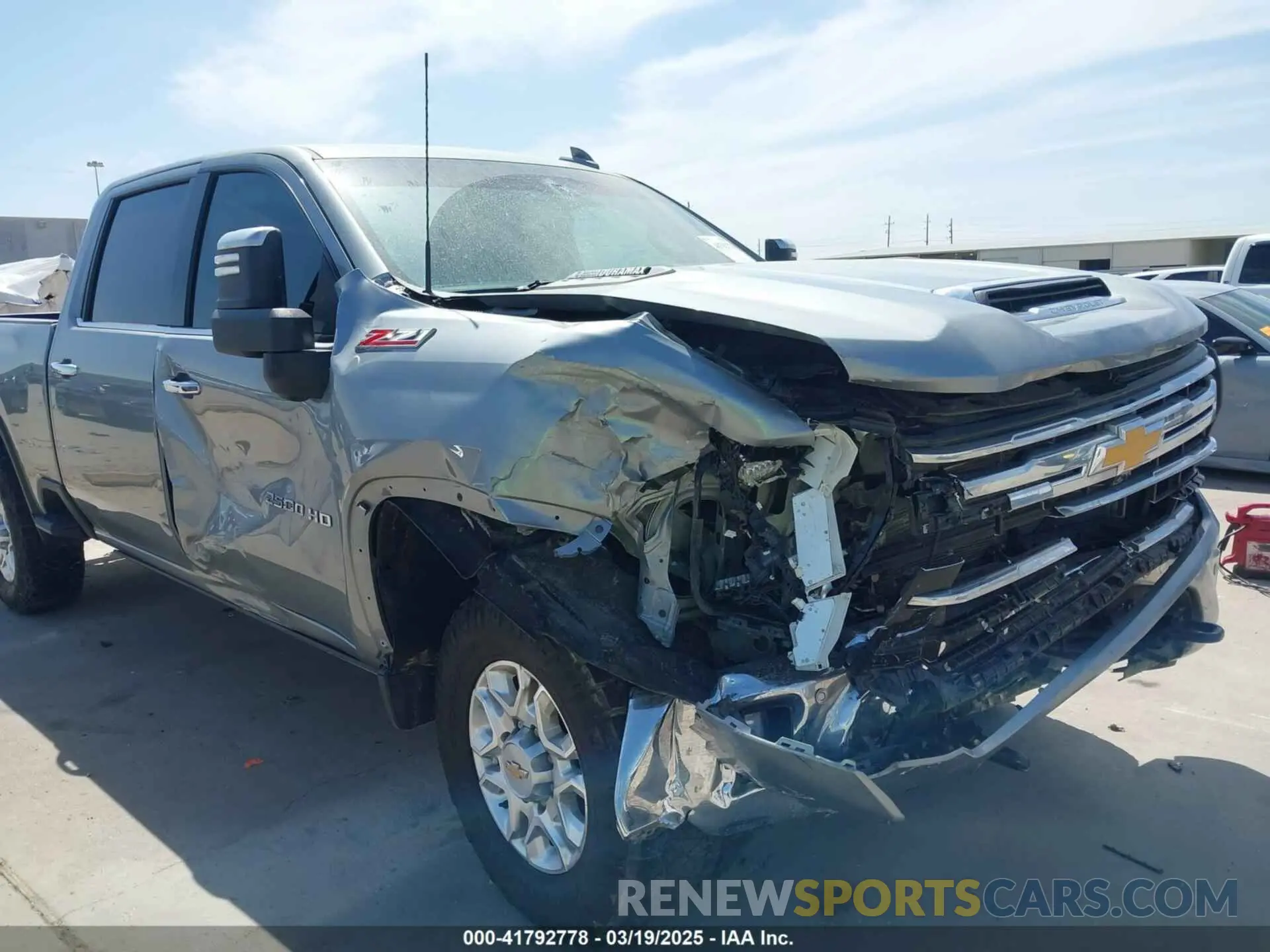11 Photograph of a damaged car 2GC4YPEY5R1107368 CHEVROLET SILVERADO 2500HD 2024