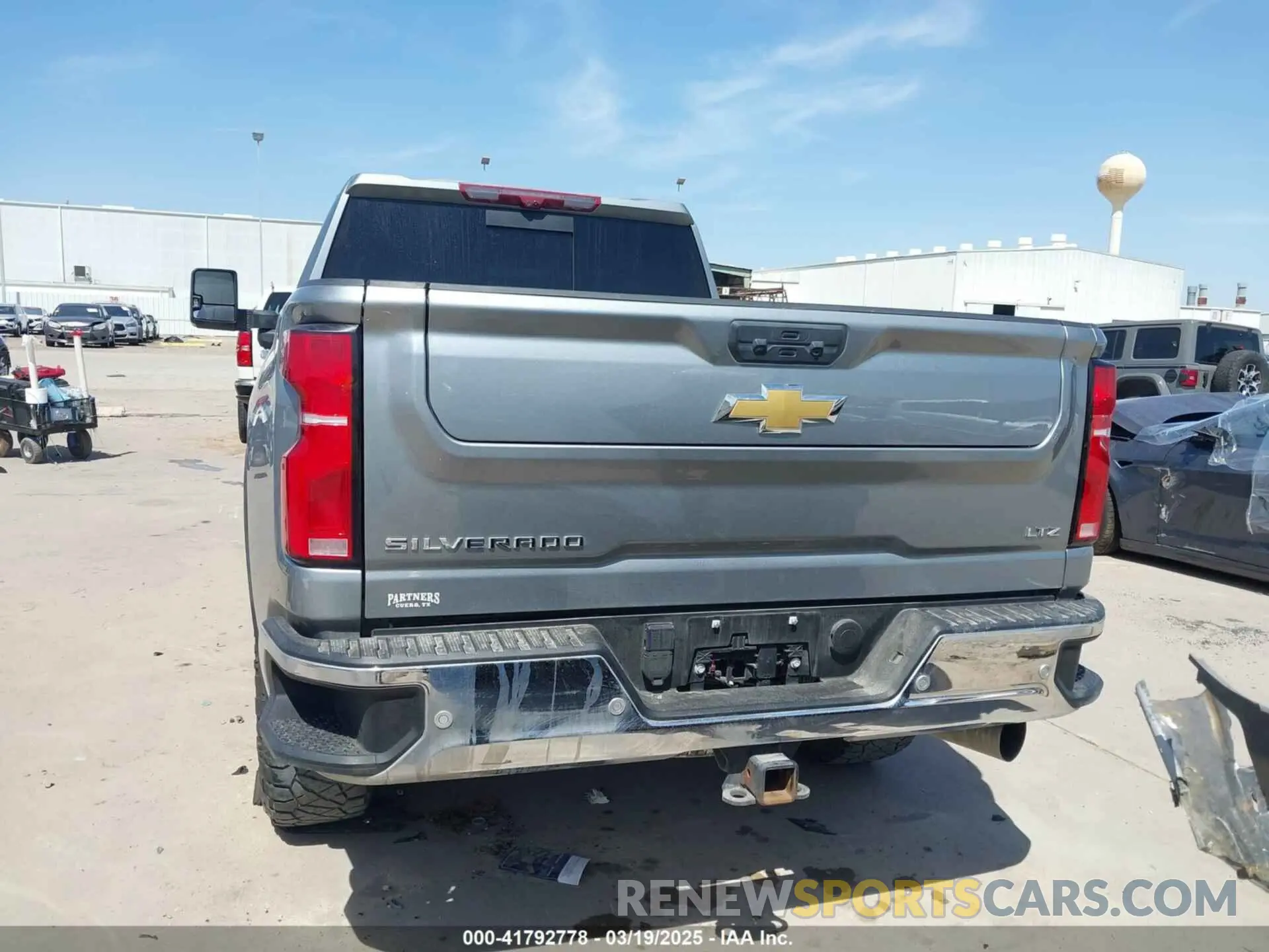 16 Photograph of a damaged car 2GC4YPEY5R1107368 CHEVROLET SILVERADO 2500HD 2024