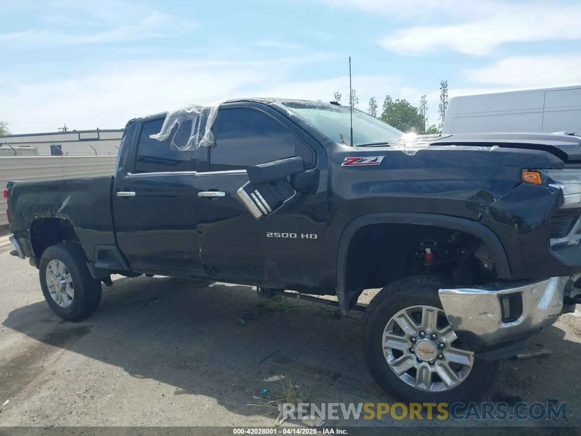 14 Photograph of a damaged car 2GC4YPEY8R1126299 CHEVROLET SILVERADO 2500HD 2024