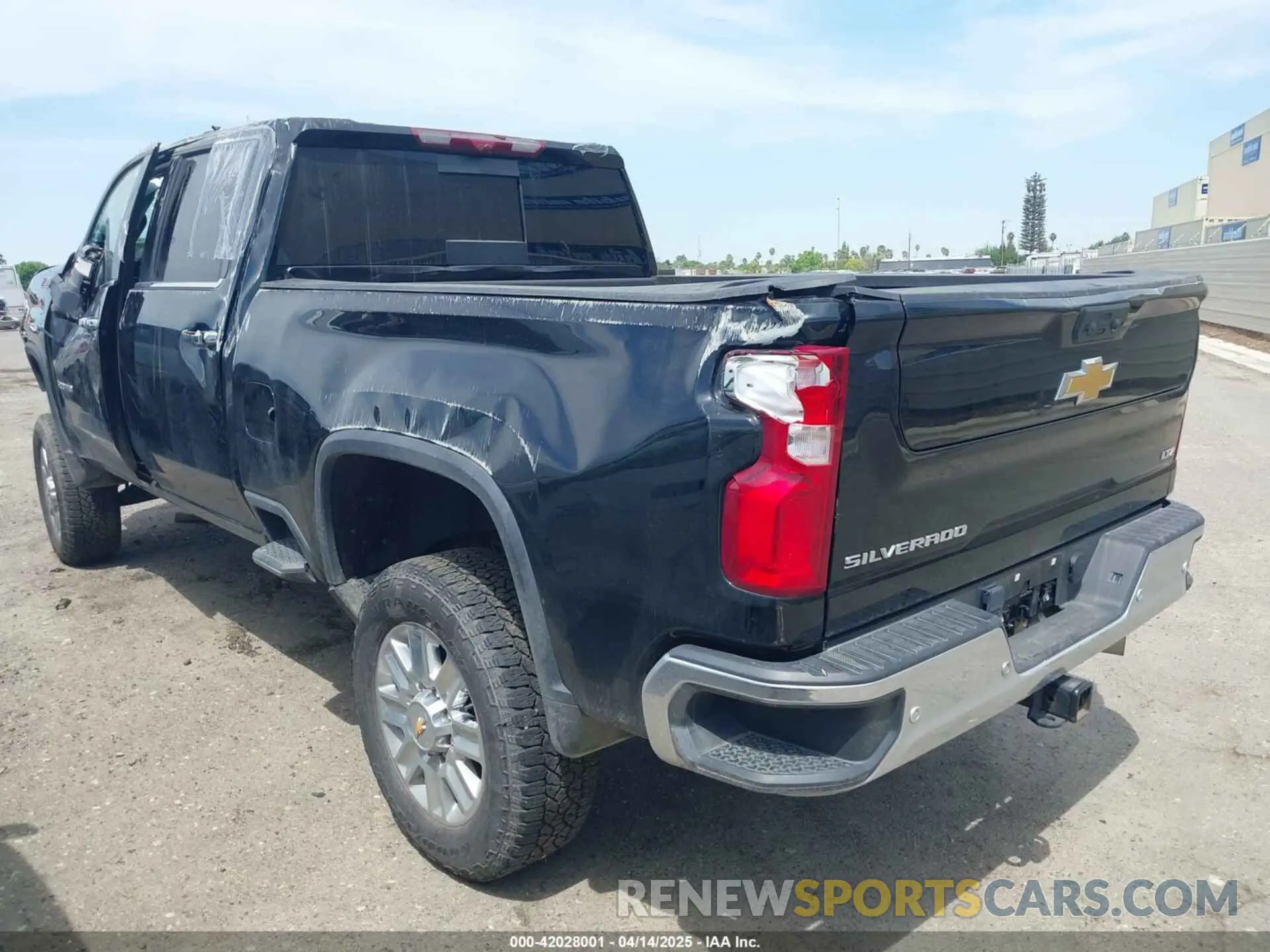 3 Photograph of a damaged car 2GC4YPEY8R1126299 CHEVROLET SILVERADO 2500HD 2024