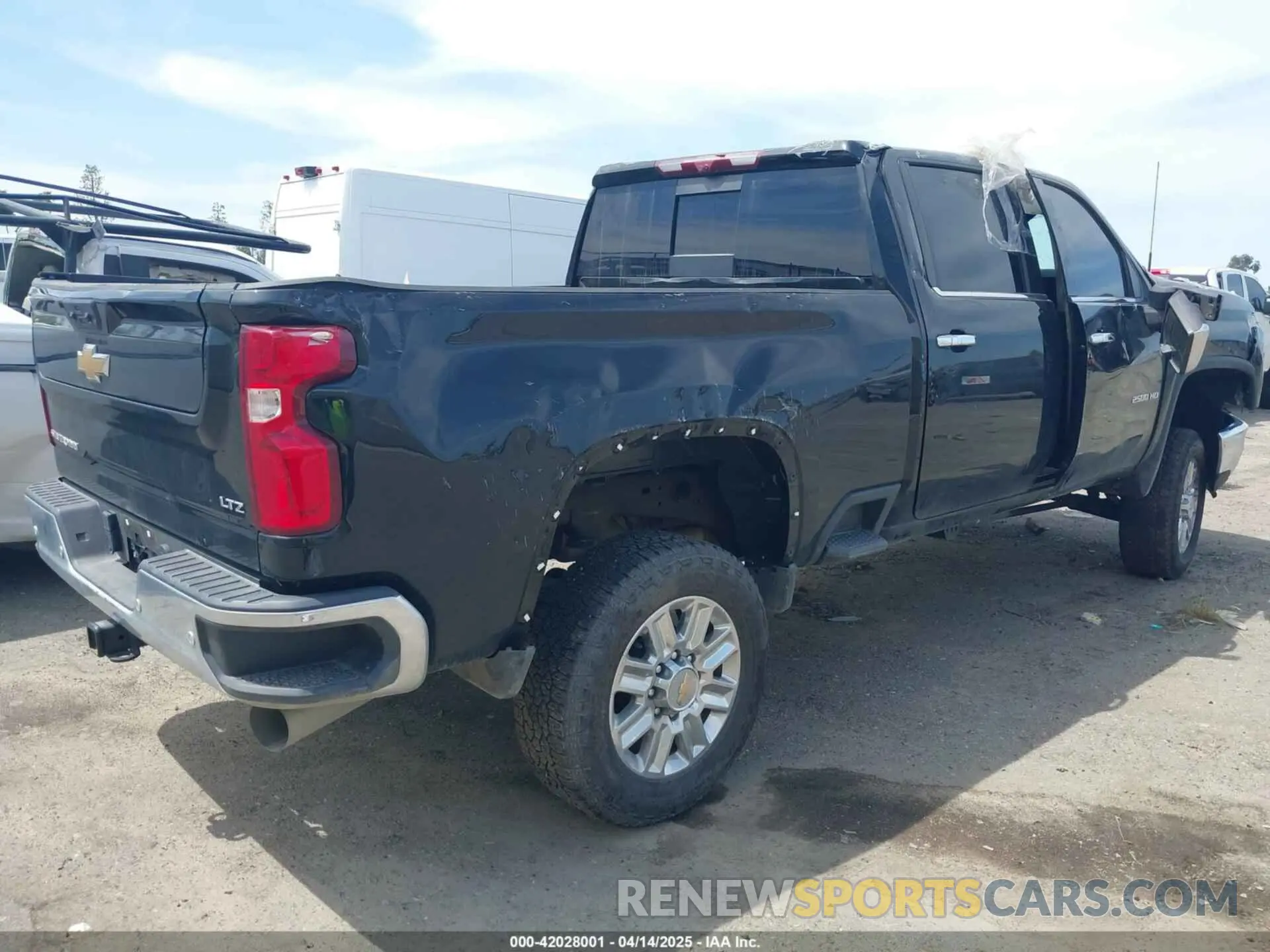 4 Photograph of a damaged car 2GC4YPEY8R1126299 CHEVROLET SILVERADO 2500HD 2024