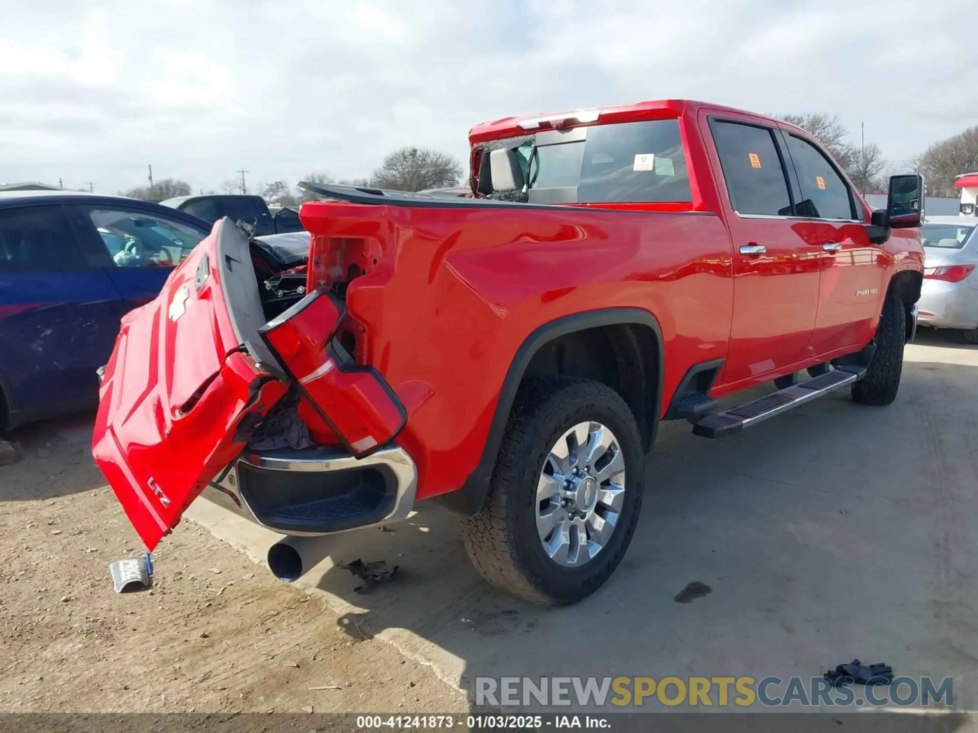 4 Photograph of a damaged car 2GC4YPEY9R1102030 CHEVROLET SILVERADO 2500HD 2024