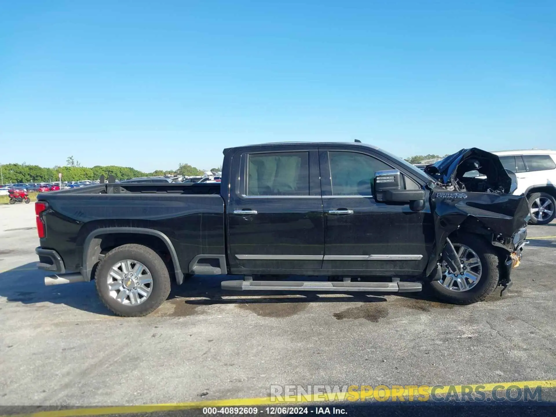 12 Photograph of a damaged car 2GC4YREY2R1109932 CHEVROLET SILVERADO 2500HD 2024