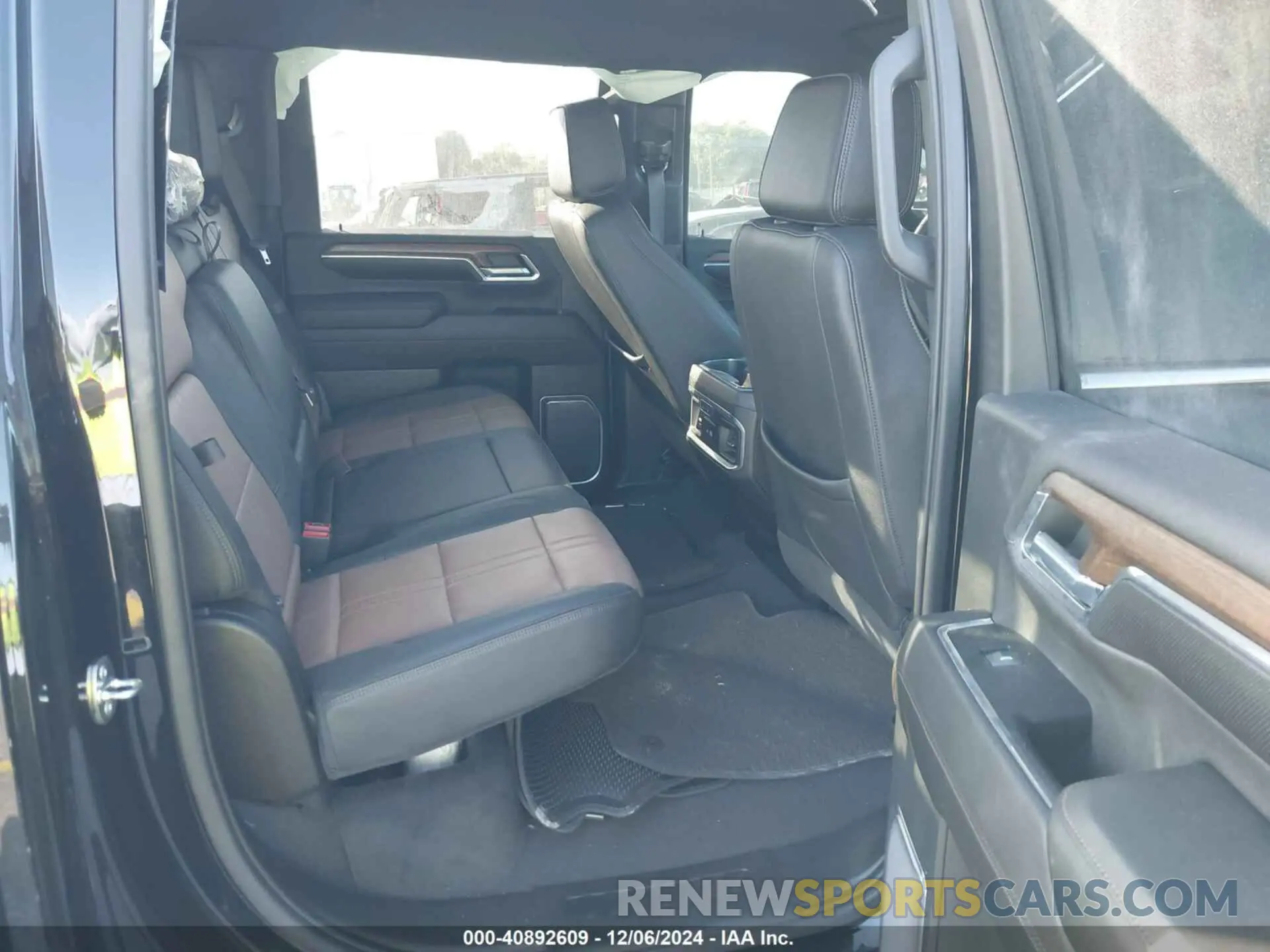 6 Photograph of a damaged car 2GC4YREY2R1109932 CHEVROLET SILVERADO 2500HD 2024