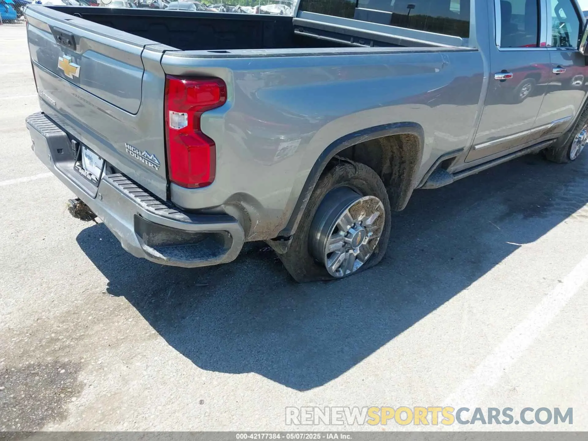 11 Photograph of a damaged car 2GC4YREY5R1176511 CHEVROLET SILVERADO 2500HD 2024