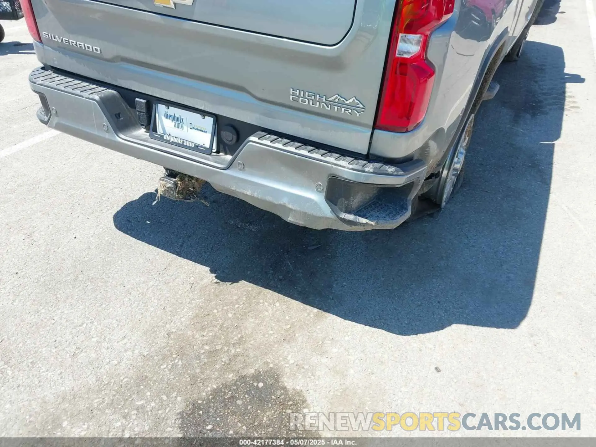 17 Photograph of a damaged car 2GC4YREY5R1176511 CHEVROLET SILVERADO 2500HD 2024