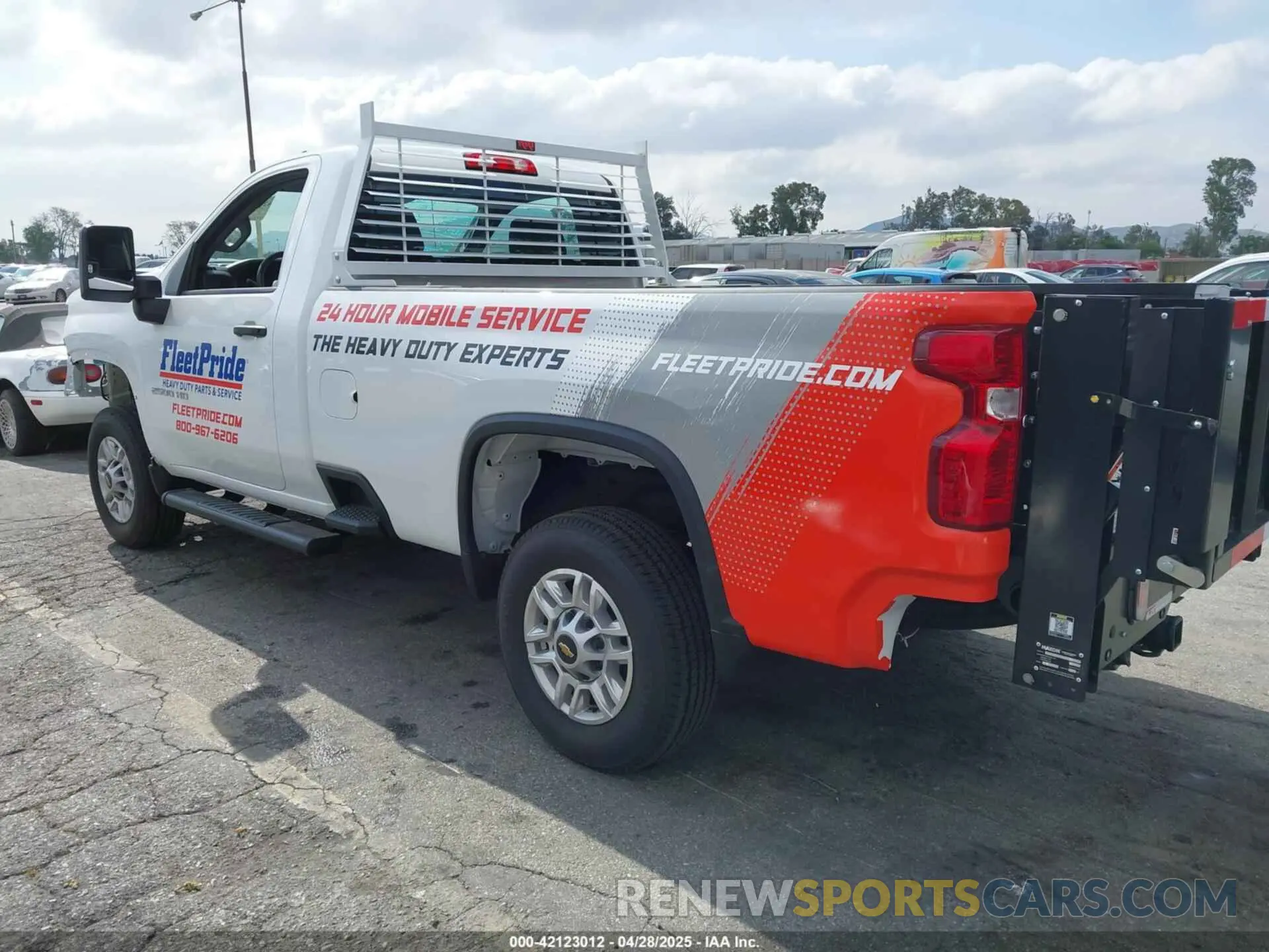 3 Photograph of a damaged car 1GC0ALE71SF210790 CHEVROLET SILVERADO 2500HD 2025