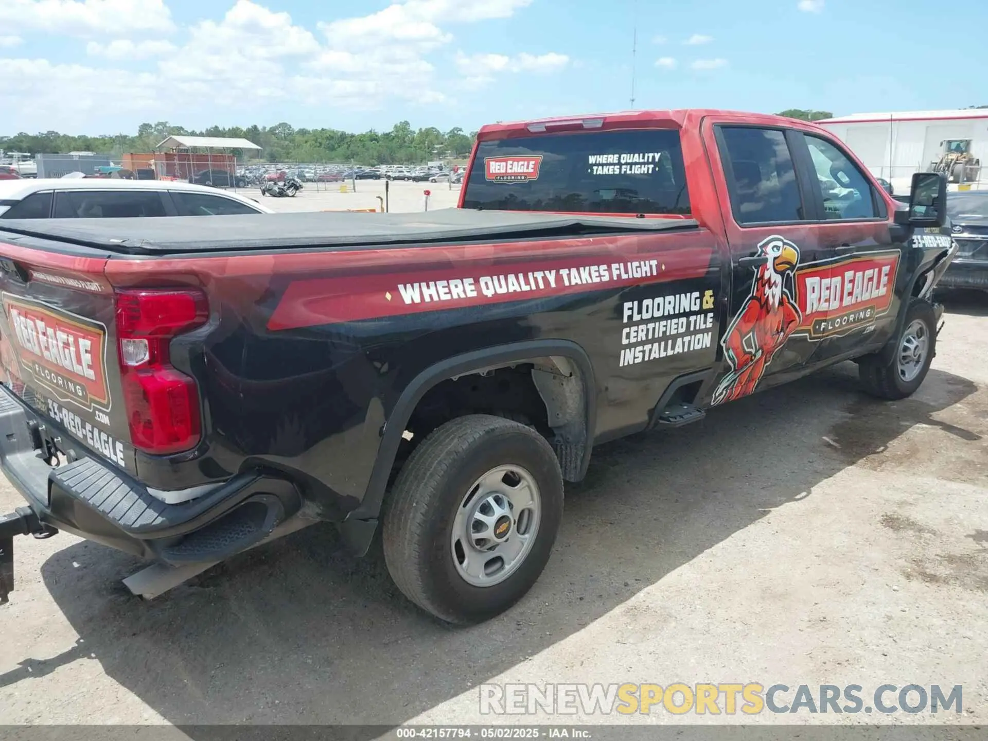 4 Photograph of a damaged car 1GC4ALE70SF100993 CHEVROLET SILVERADO 2500HD 2025