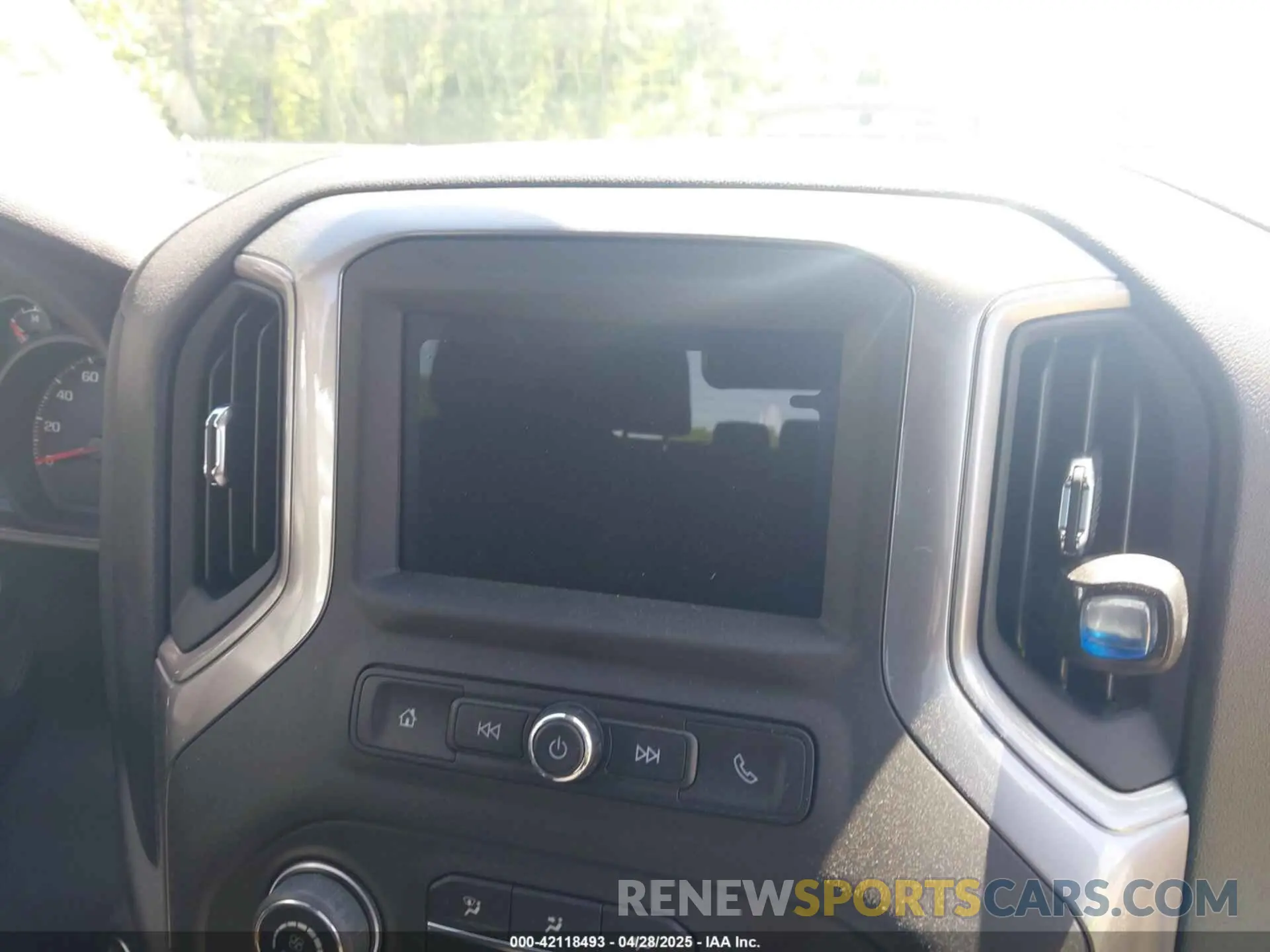 14 Photograph of a damaged car 1GC4KME79SF145305 CHEVROLET SILVERADO 2500HD 2025